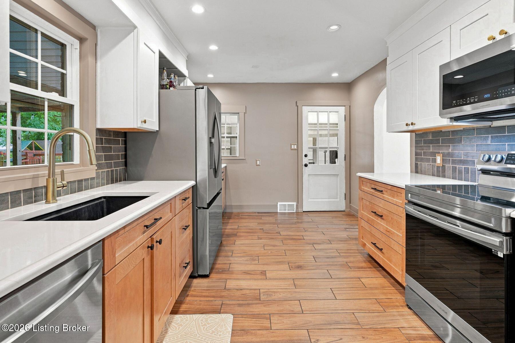 2208 Bashford Manor Ln