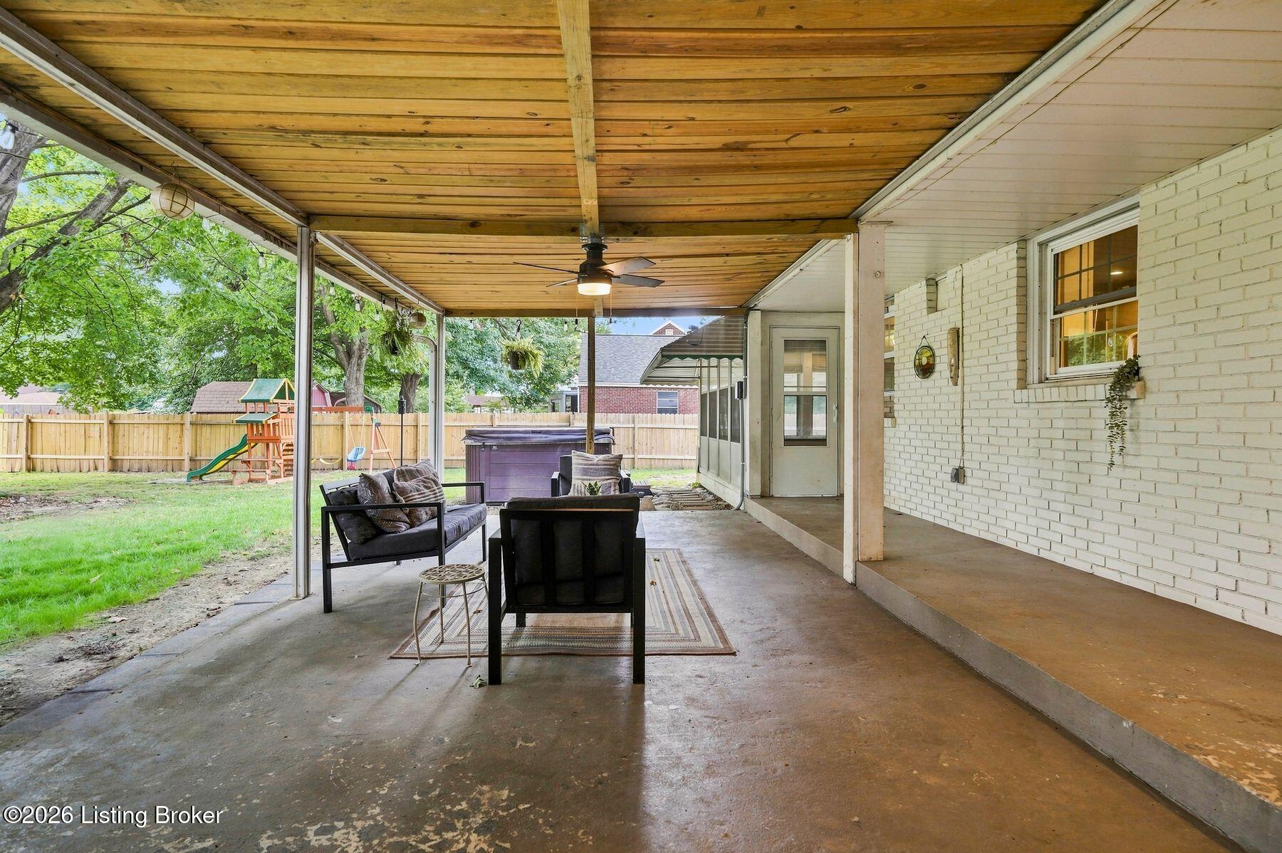 2208 Bashford Manor Ln