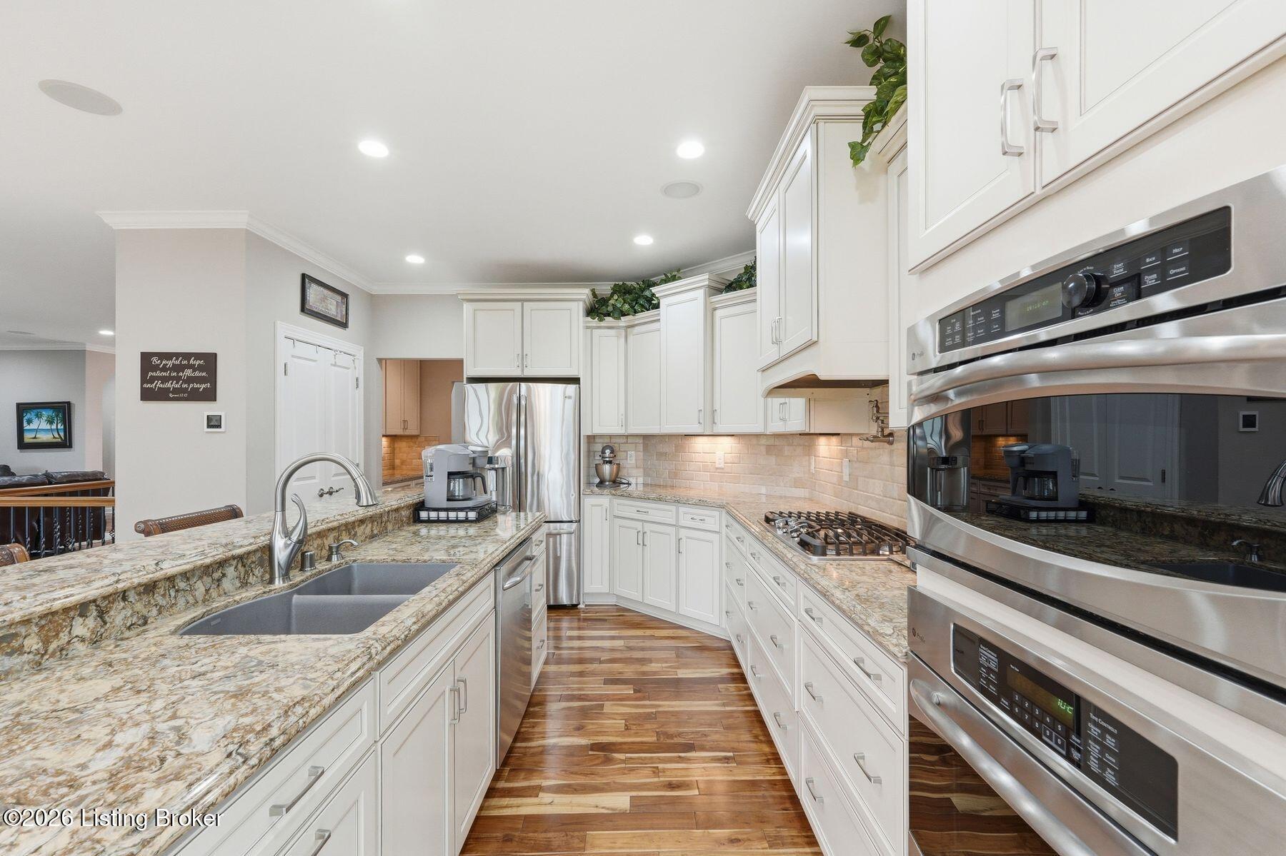 17000 Isabella View Pl