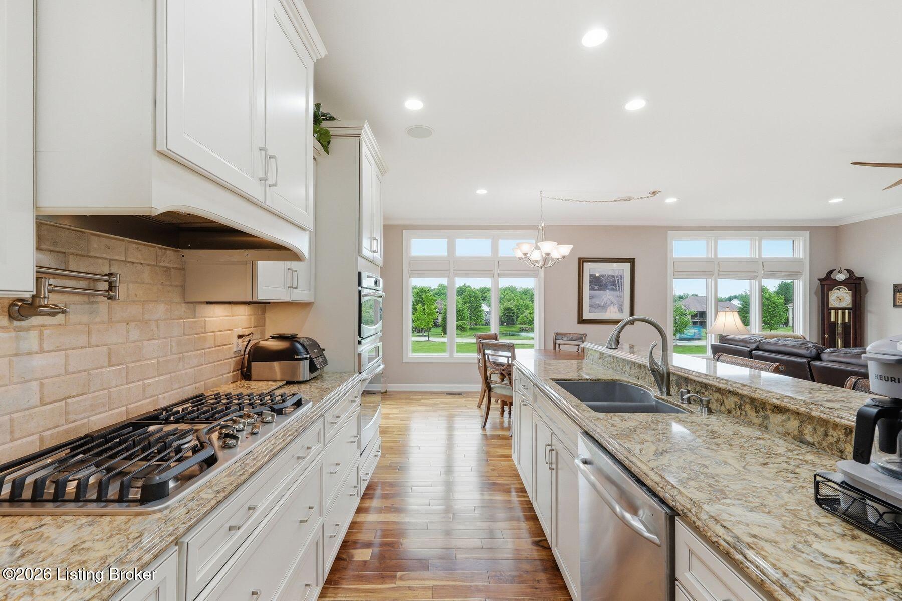 17000 Isabella View Pl