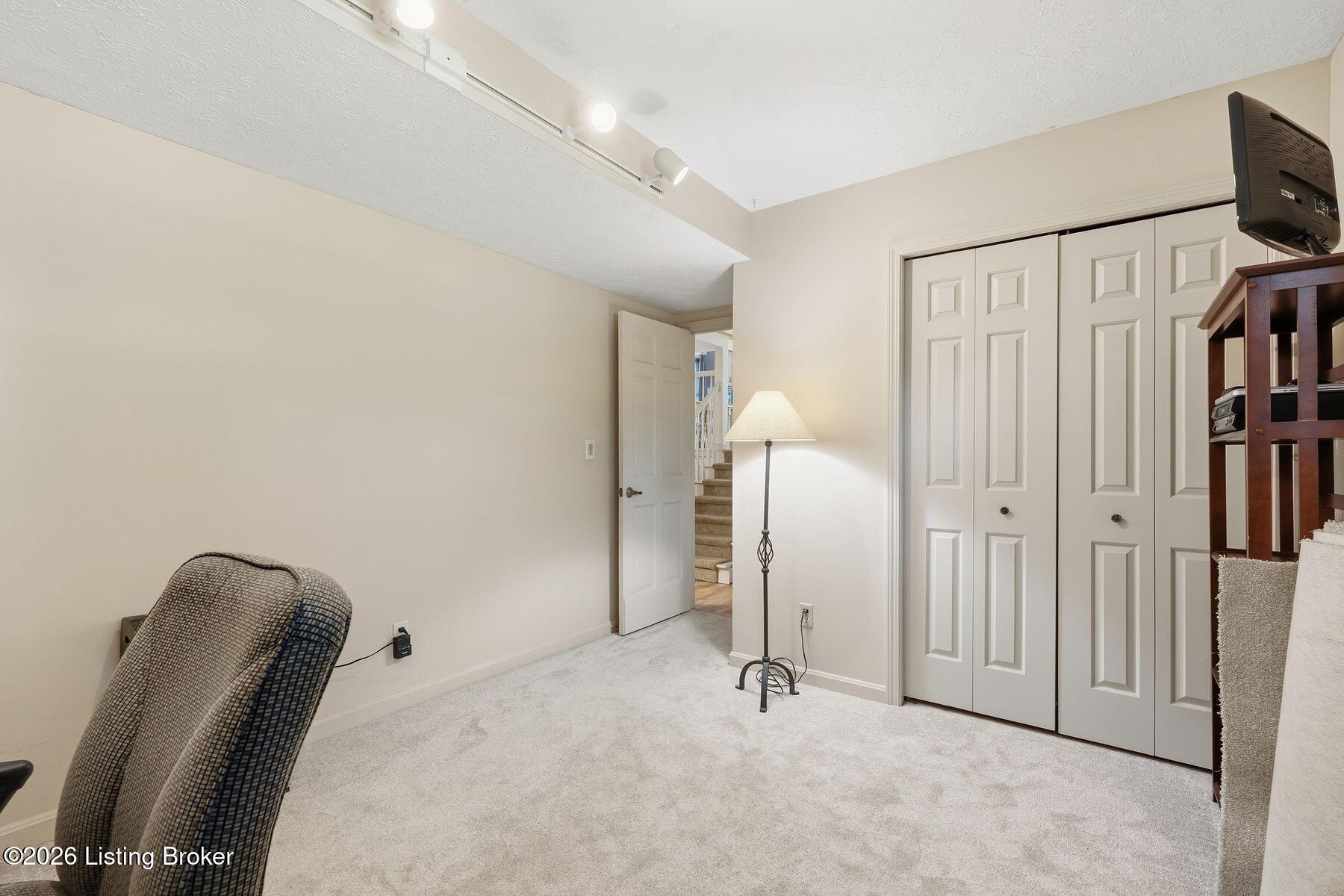 5806 Renada Dr