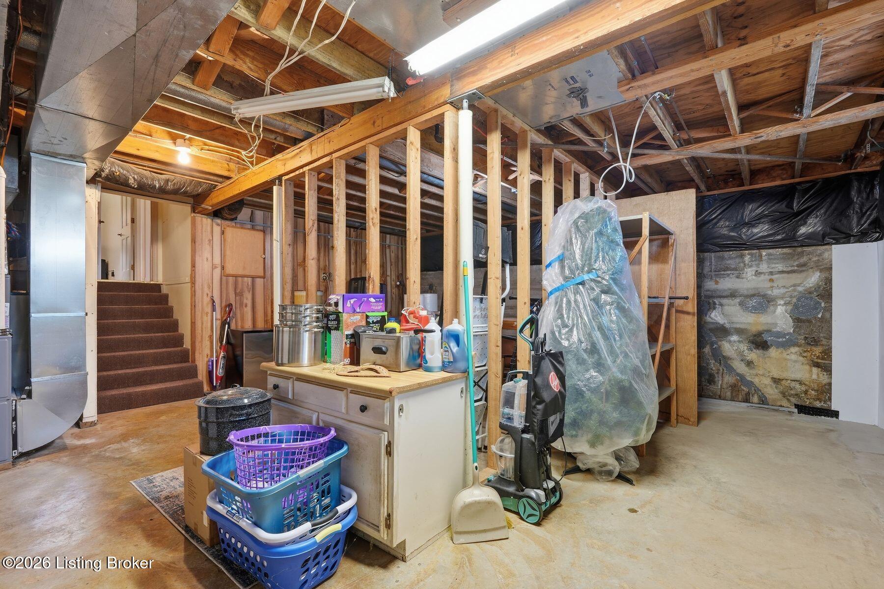 5806 Renada Dr