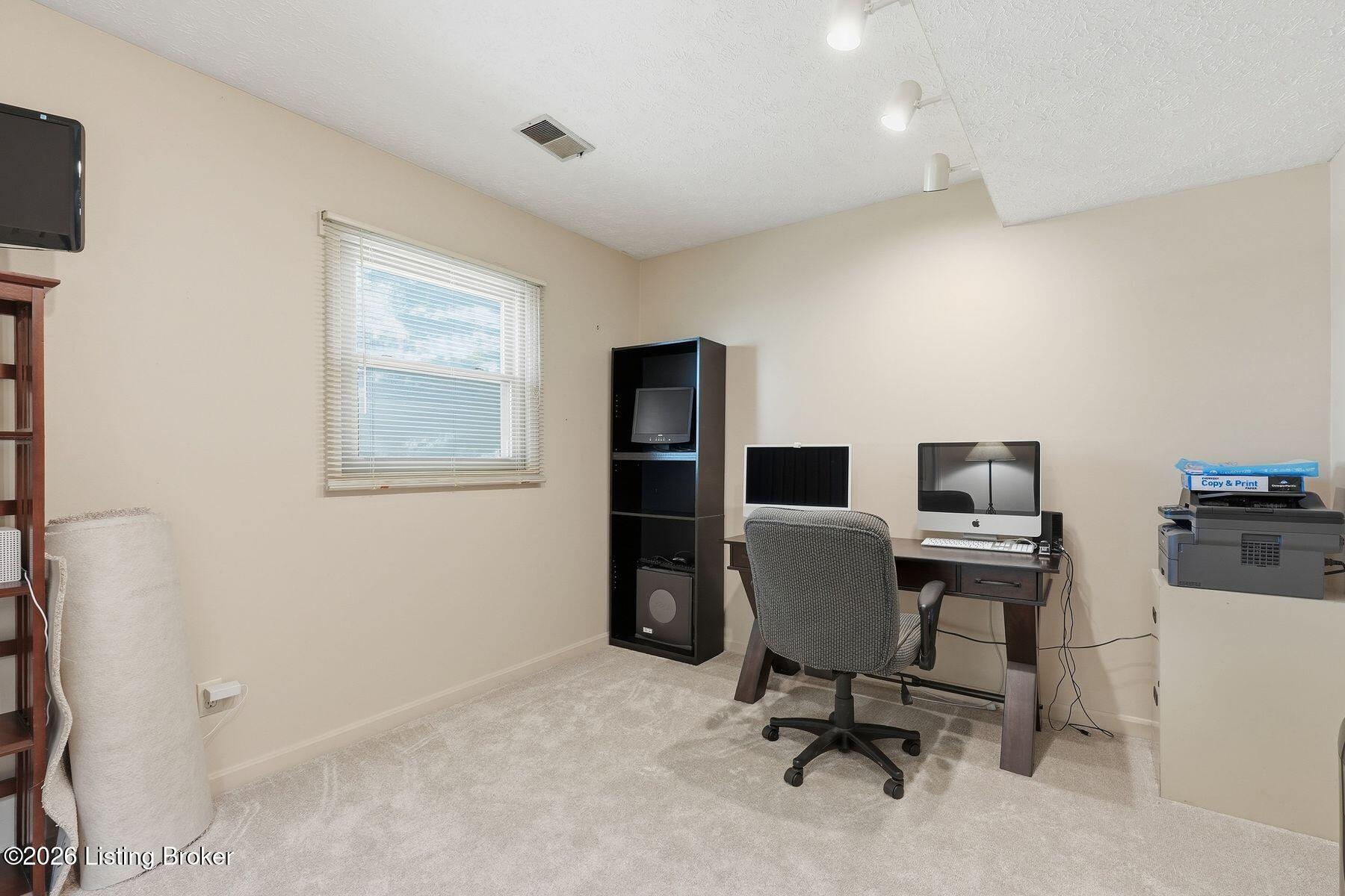 5806 Renada Dr