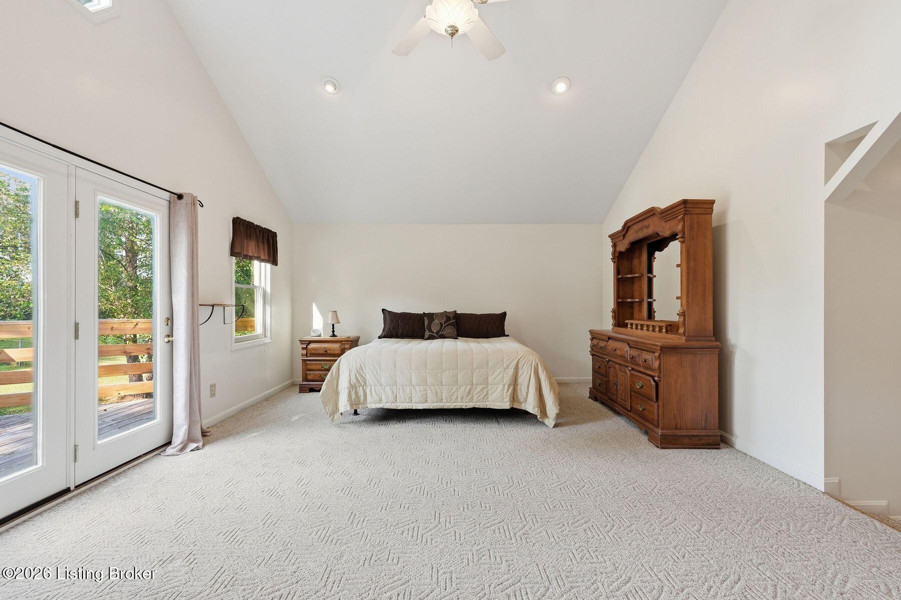 5806 Renada Dr