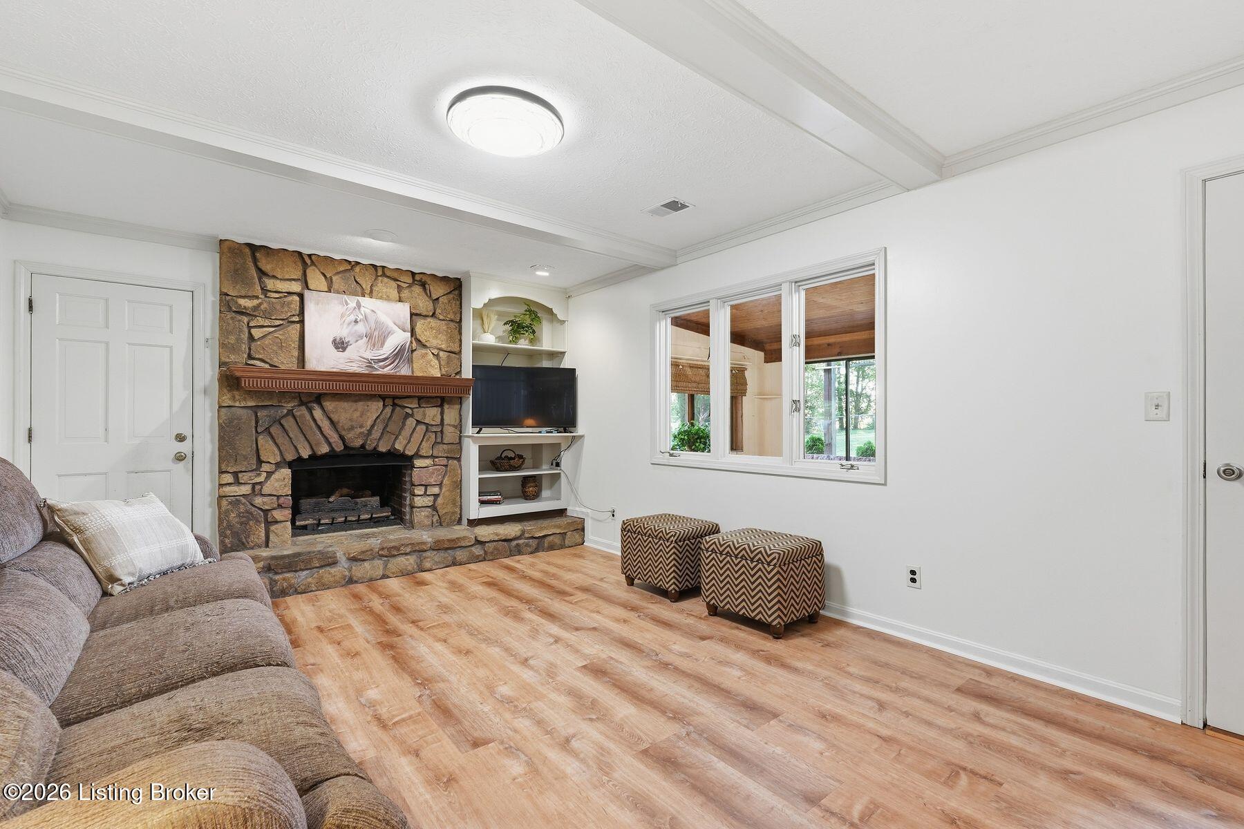 5806 Renada Dr