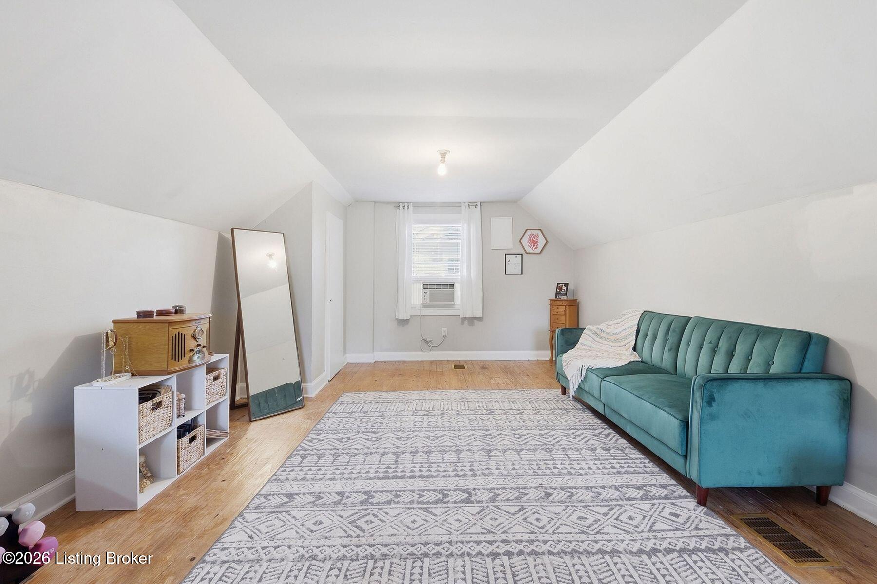 107 Beechwood Ave