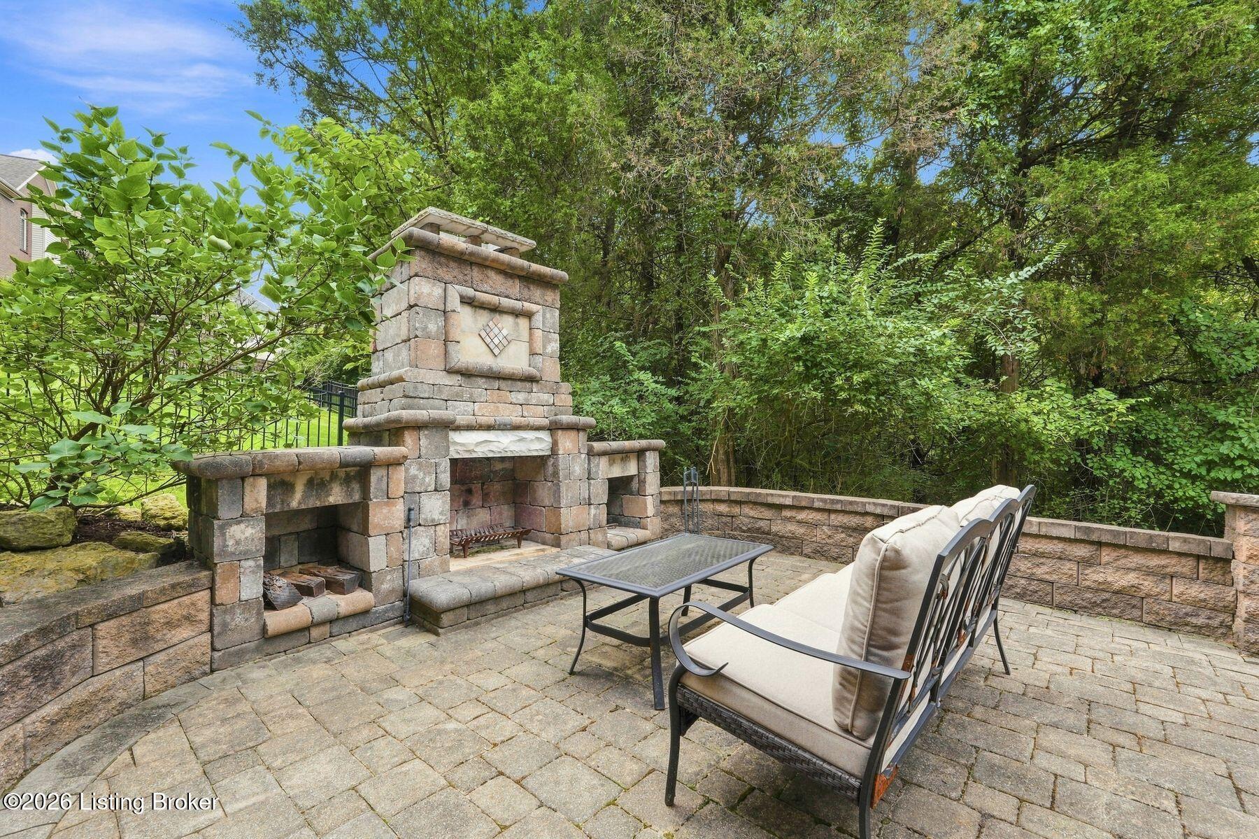 7518 Beechspring Farm Blvd
