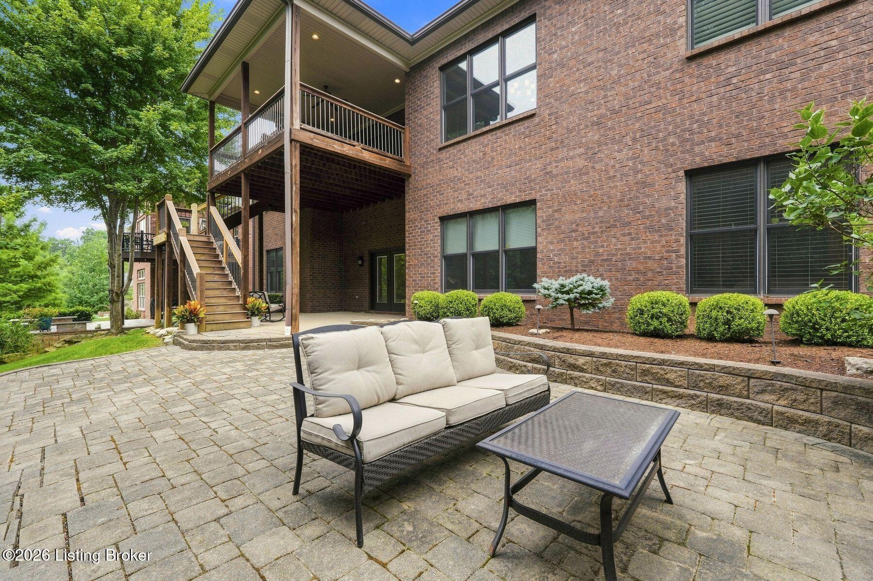 7518 Beechspring Farm Blvd