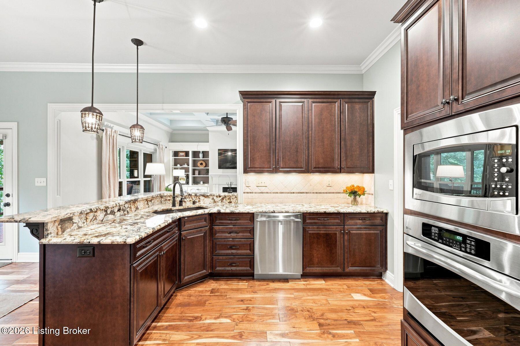 7518 Beechspring Farm Blvd