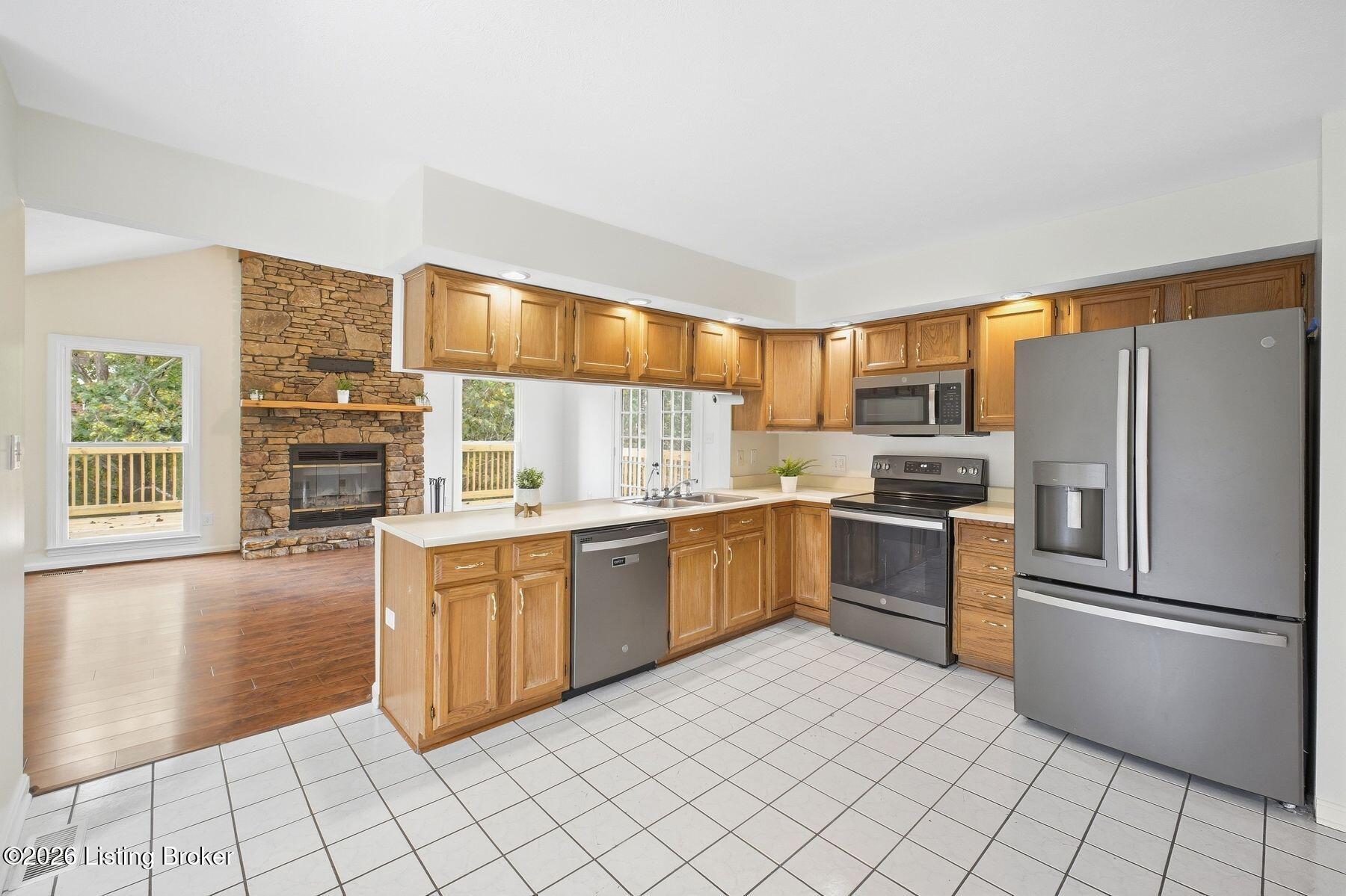 3322 Breaux Dr