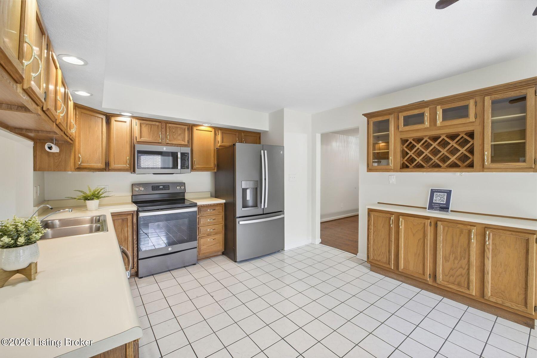 3322 Breaux Dr