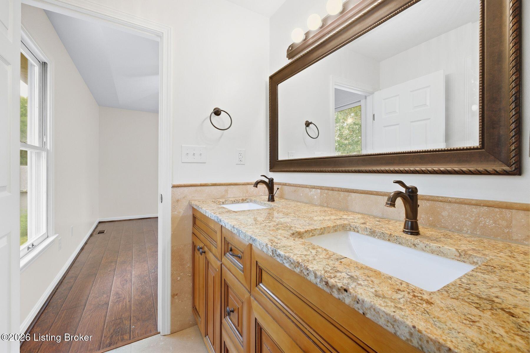 3322 Breaux Dr
