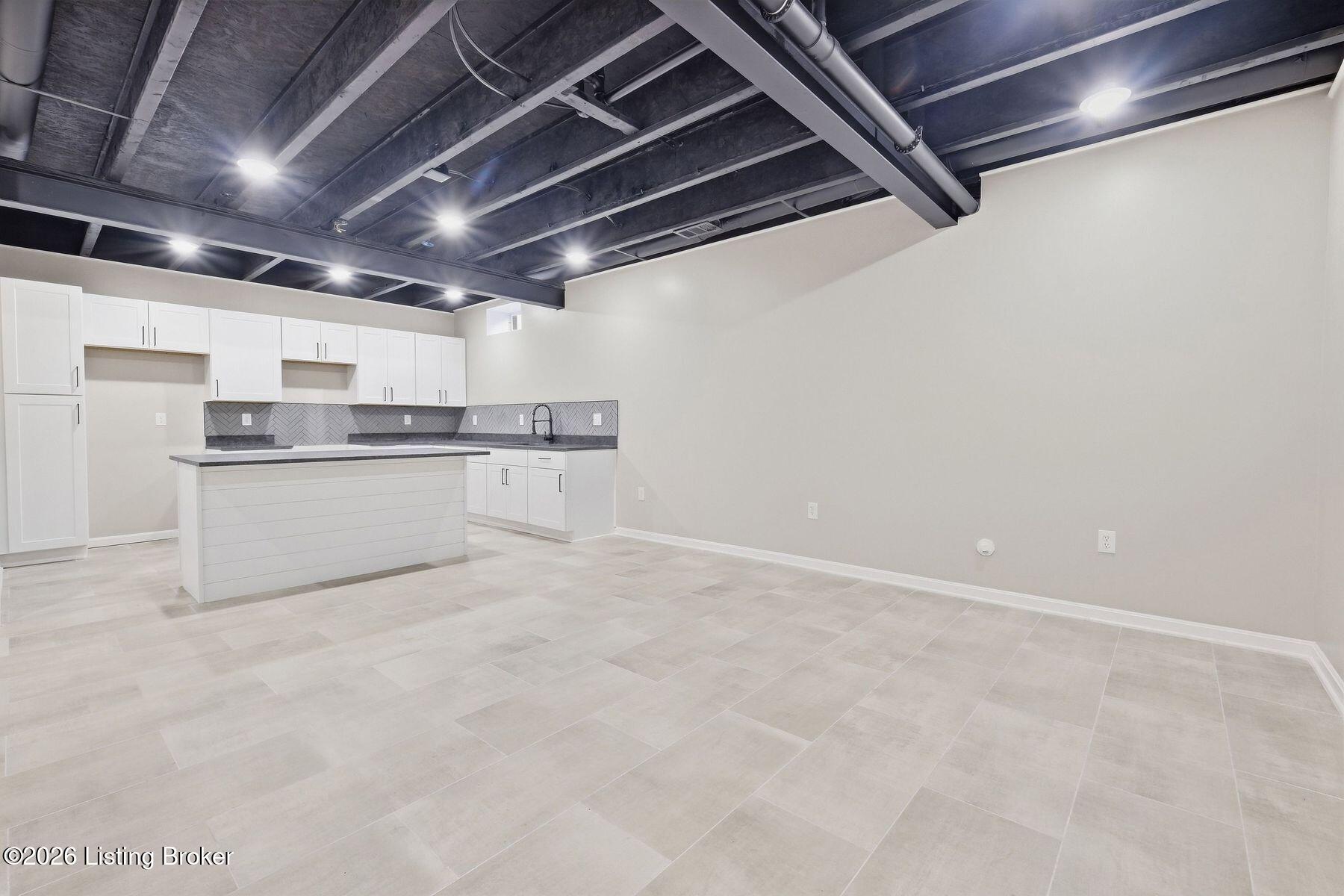 2008 Scenic Lakes Dr