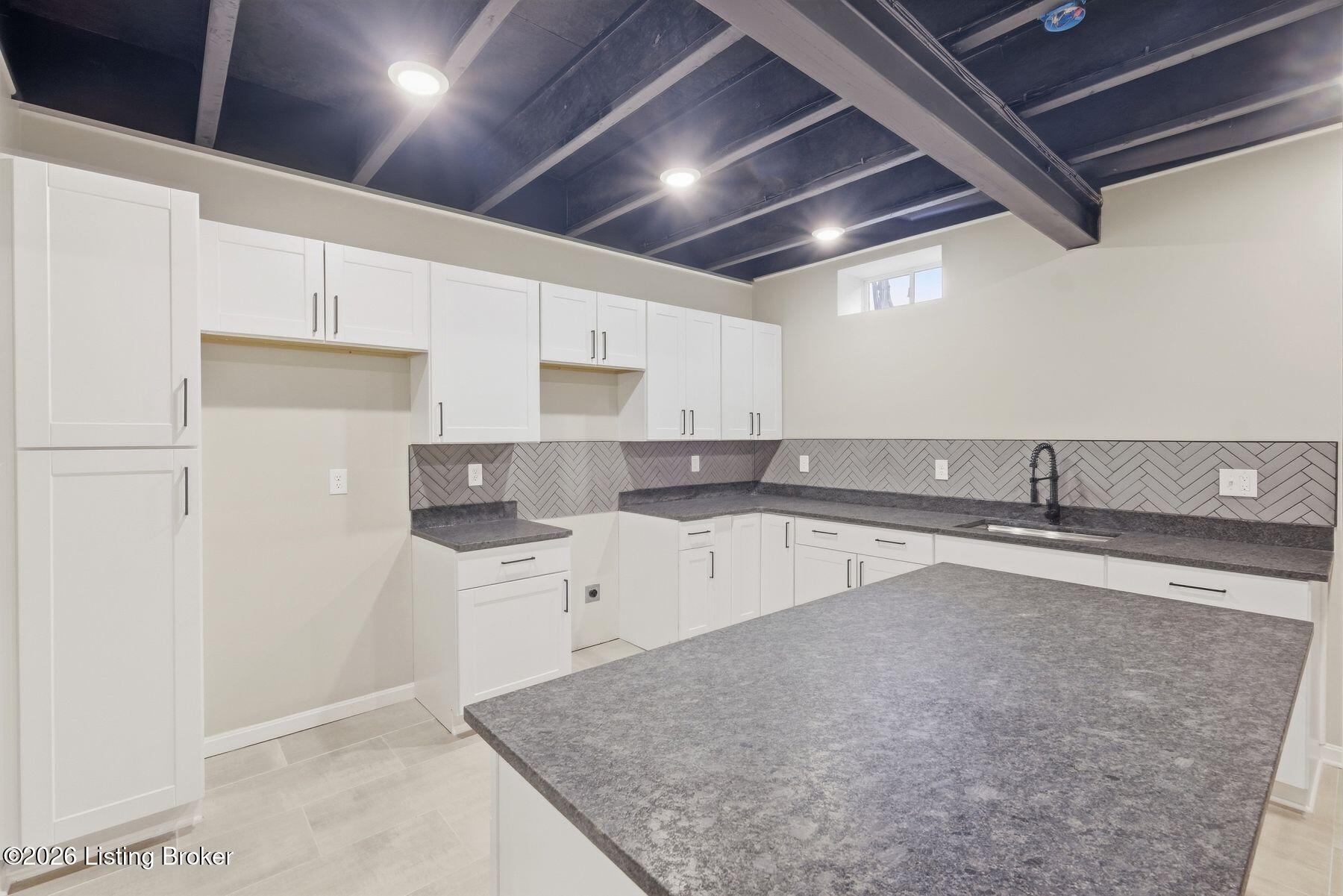 2008 Scenic Lakes Dr