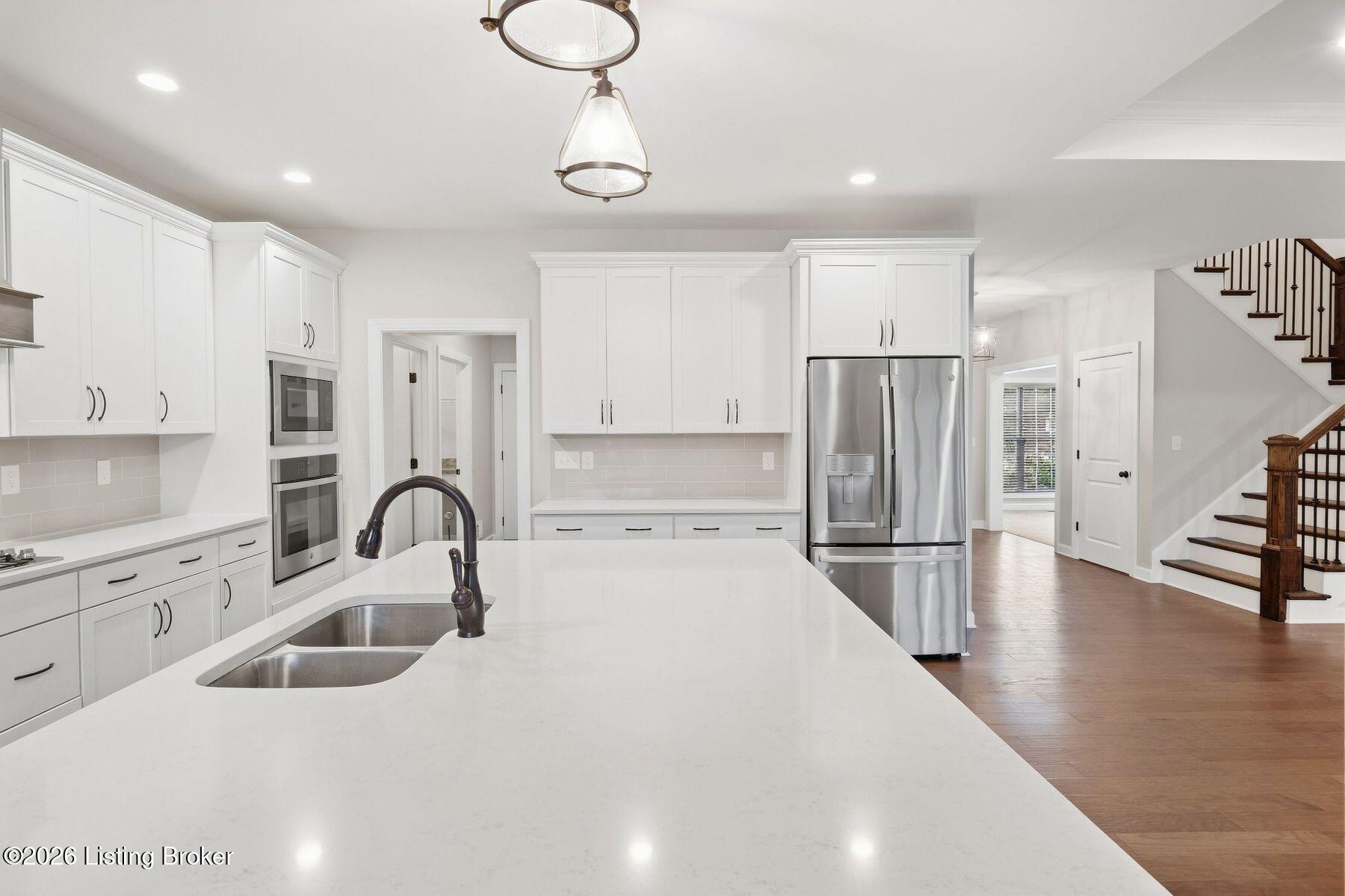 2008 Scenic Lakes Dr