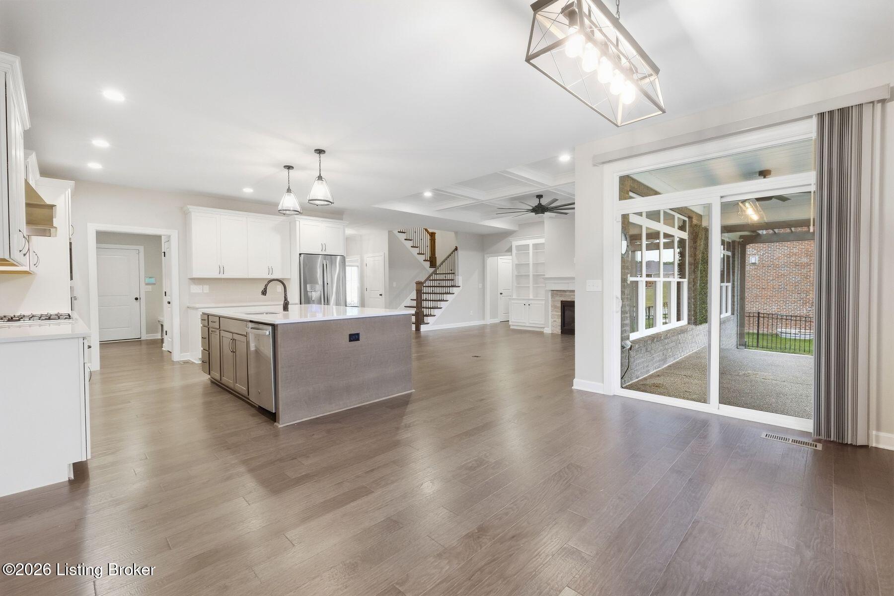 2008 Scenic Lakes Dr