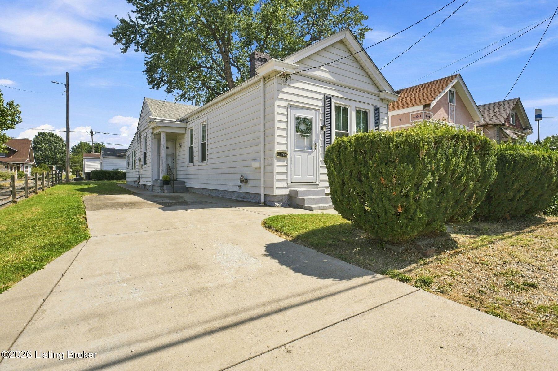 1153 Julia Ave