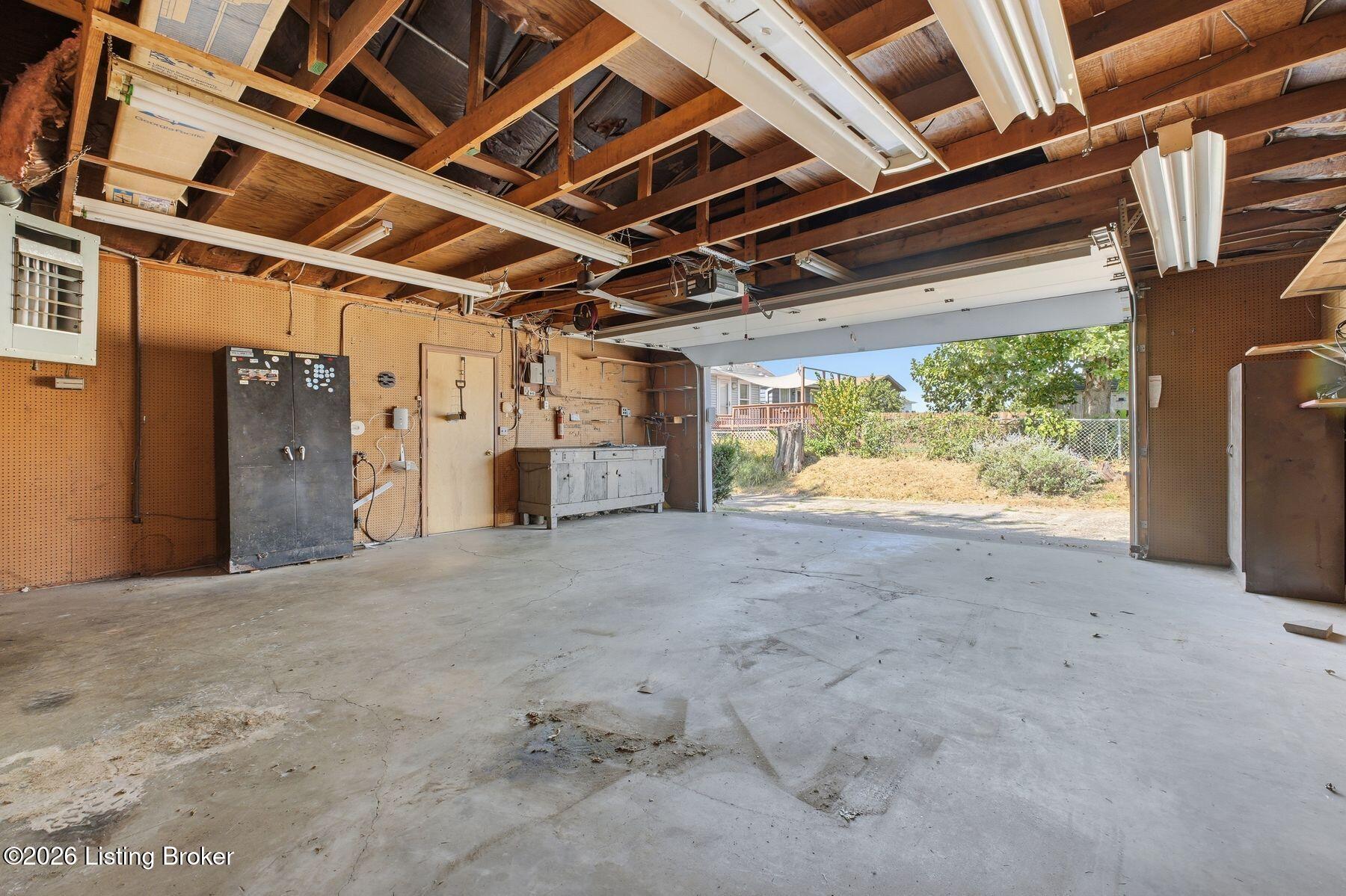 1153 Julia Ave