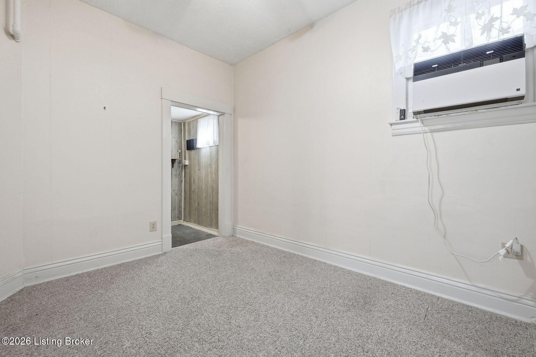 1153 Julia Ave