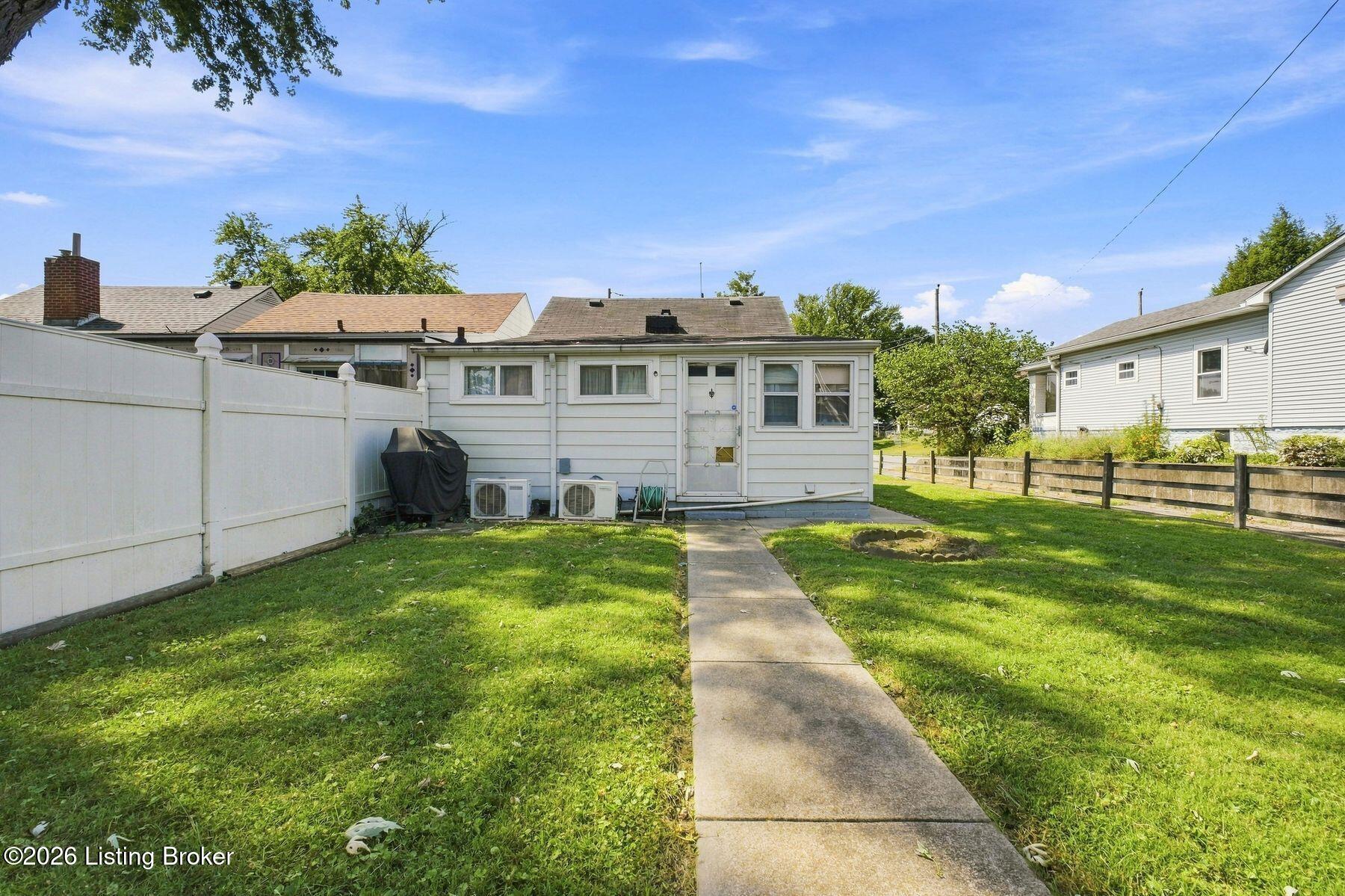 1153 Julia Ave