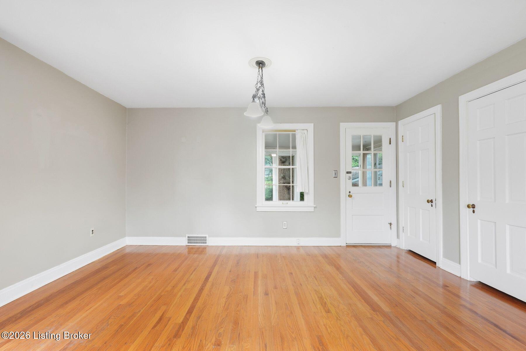 4032 Elmwood Ave
