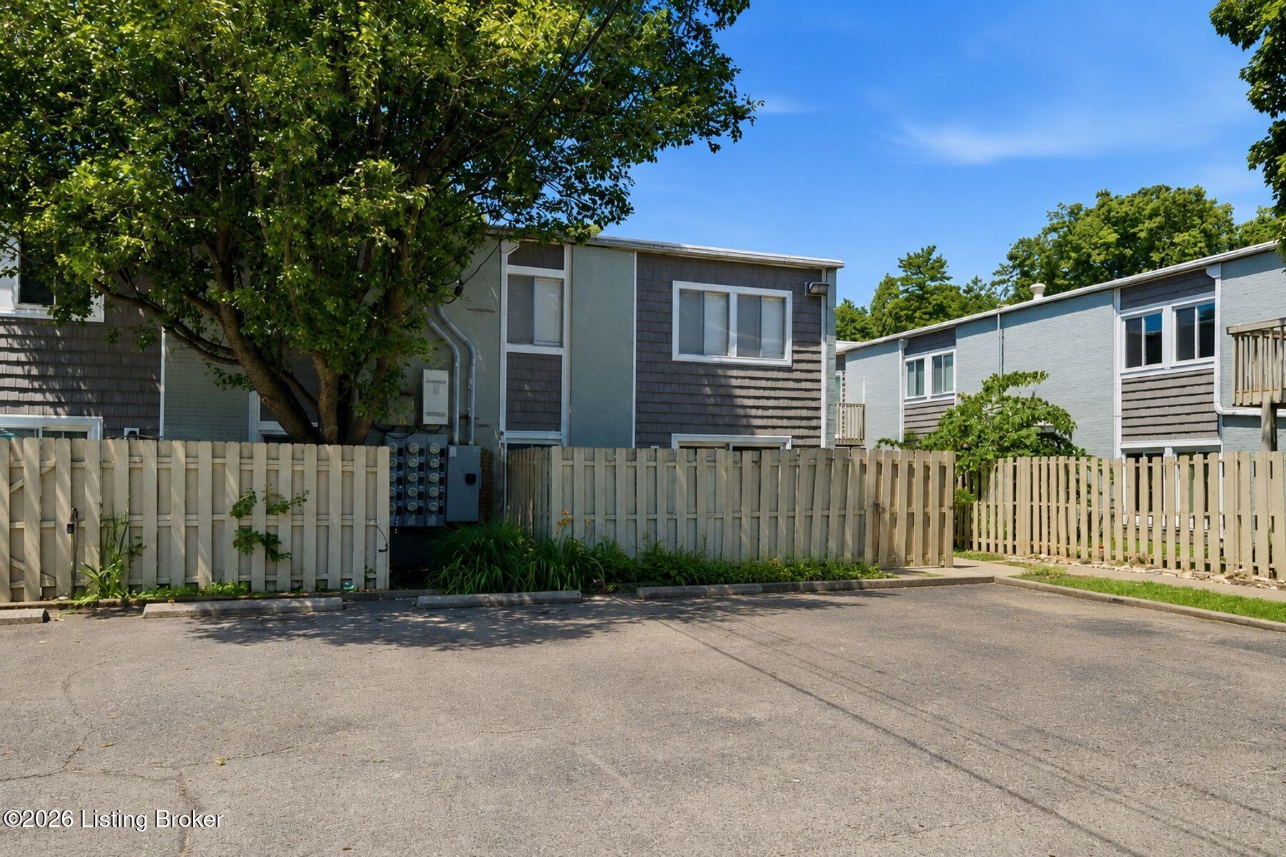 1935 Gardiner Ln APT F89