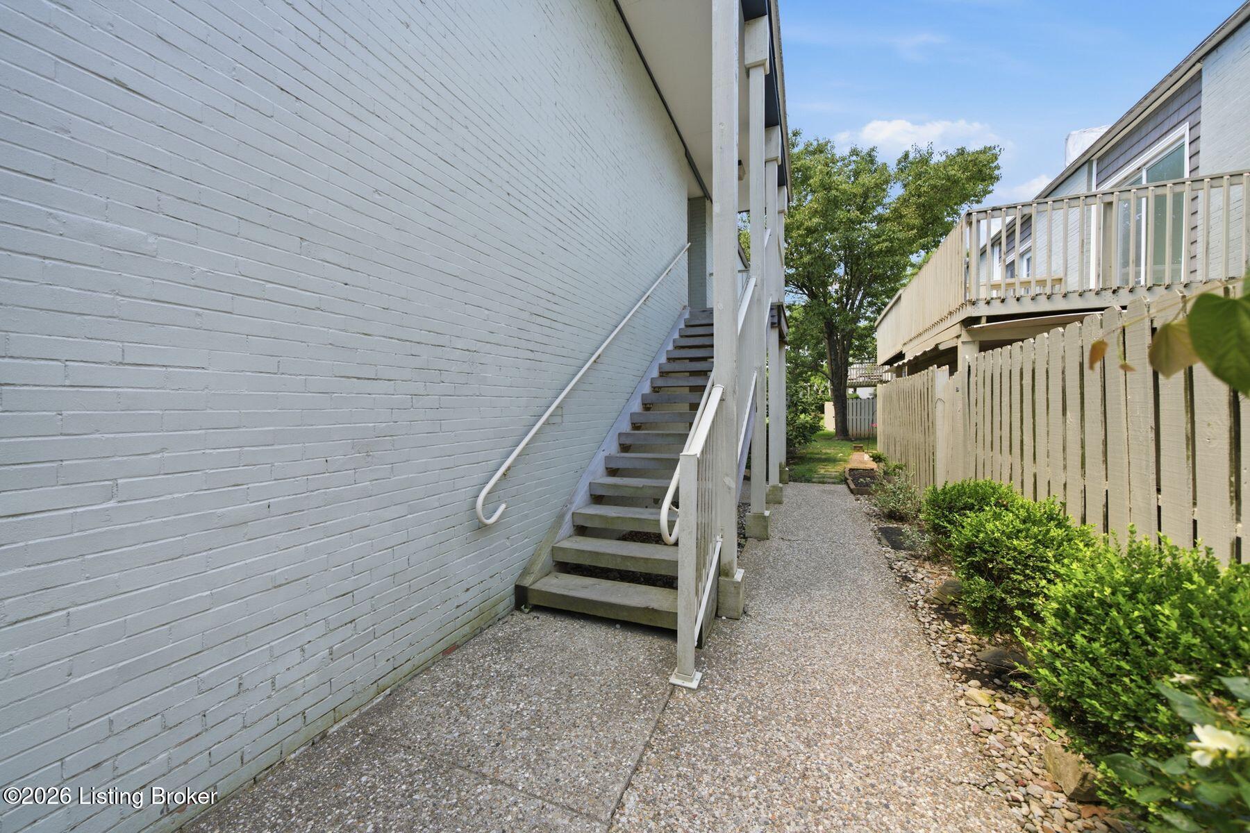 1935 Gardiner Ln APT F89