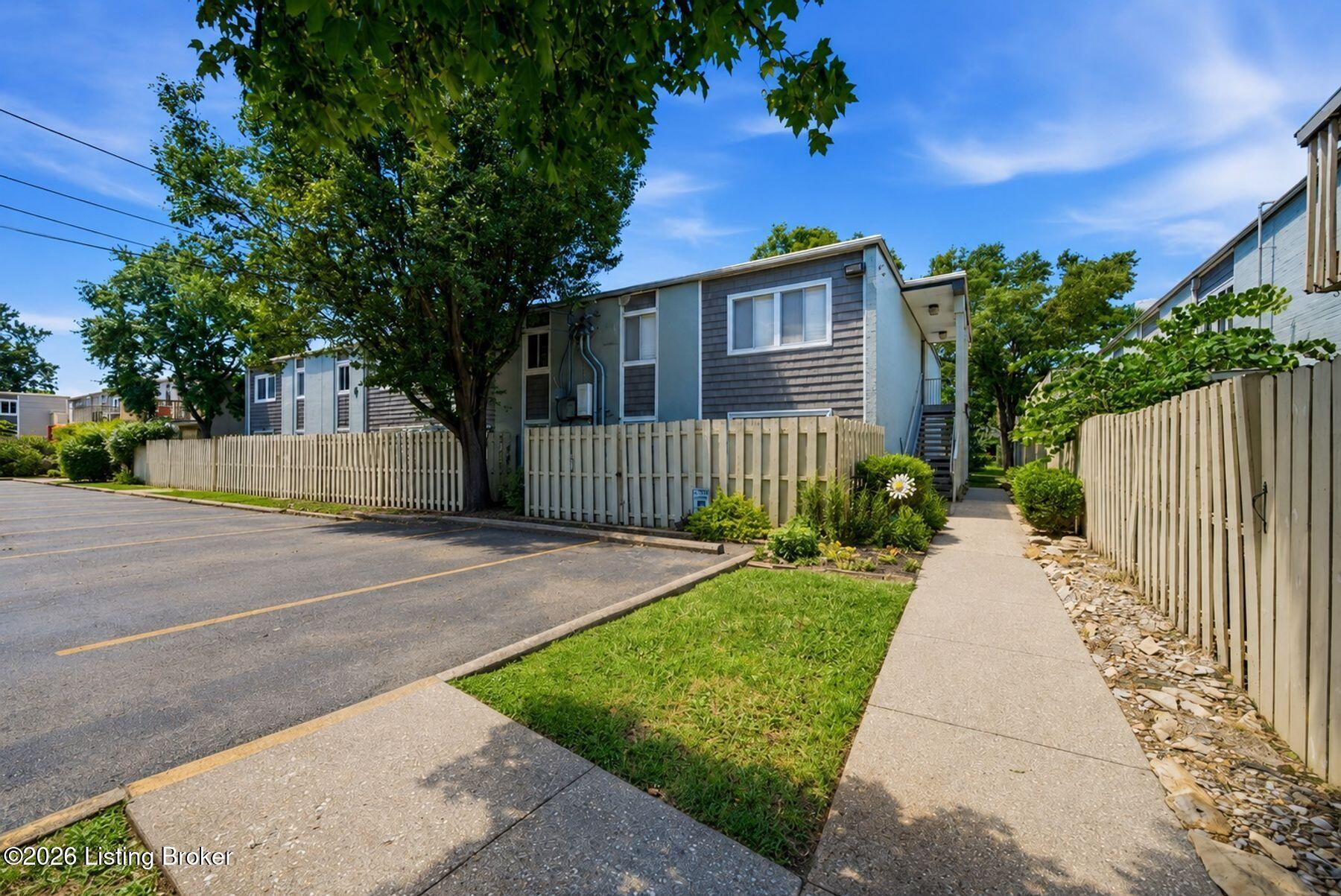 1935 Gardiner Ln APT F89