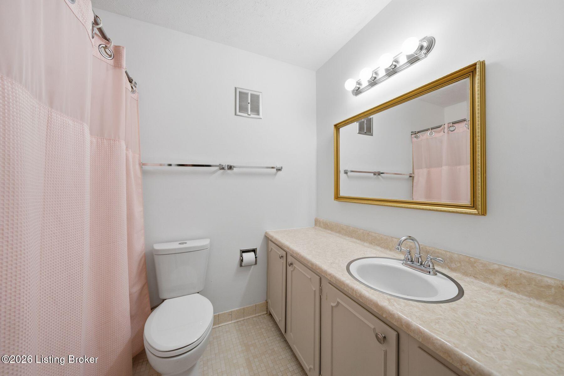 1935 Gardiner Ln APT F89