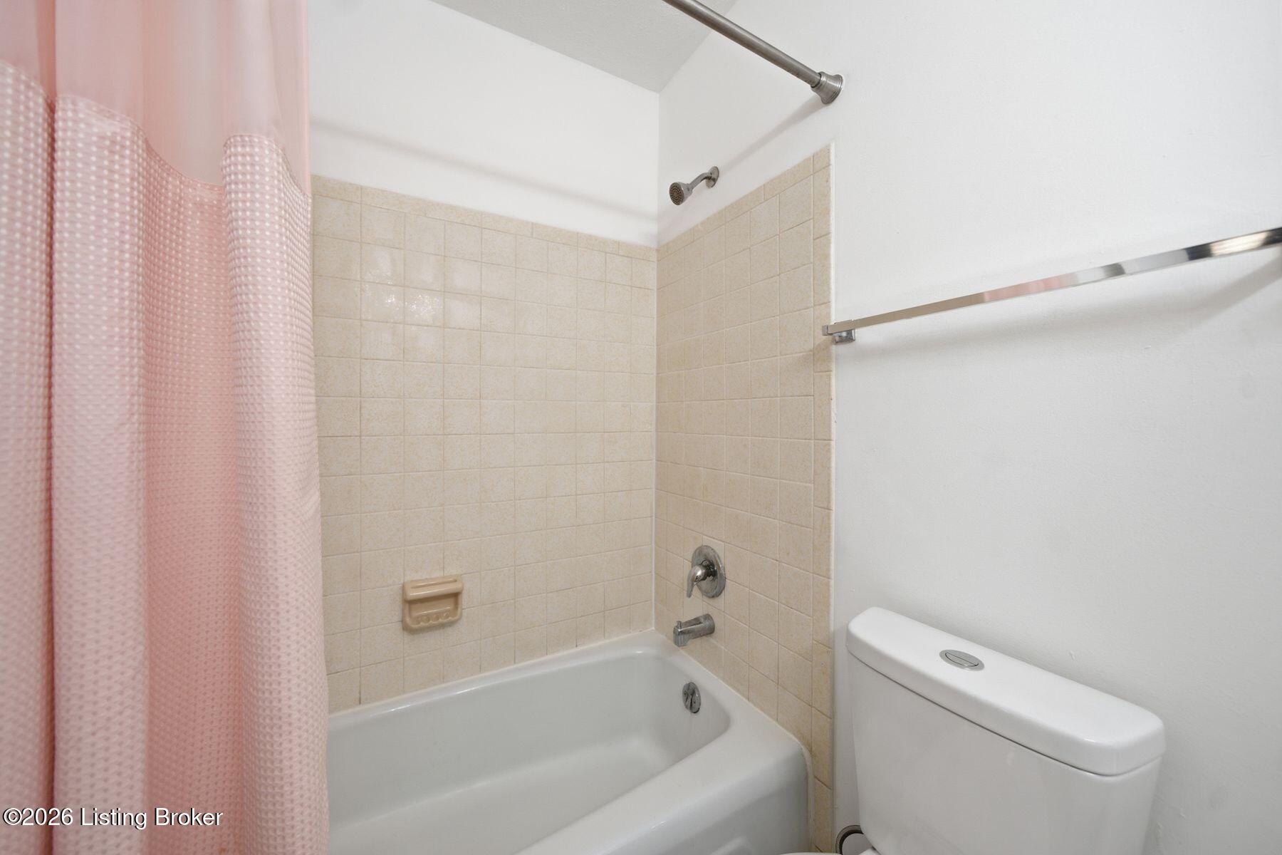 1935 Gardiner Ln APT F89