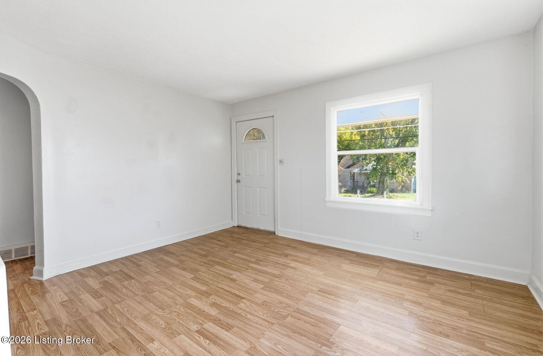 4216 Hazelwood Ave