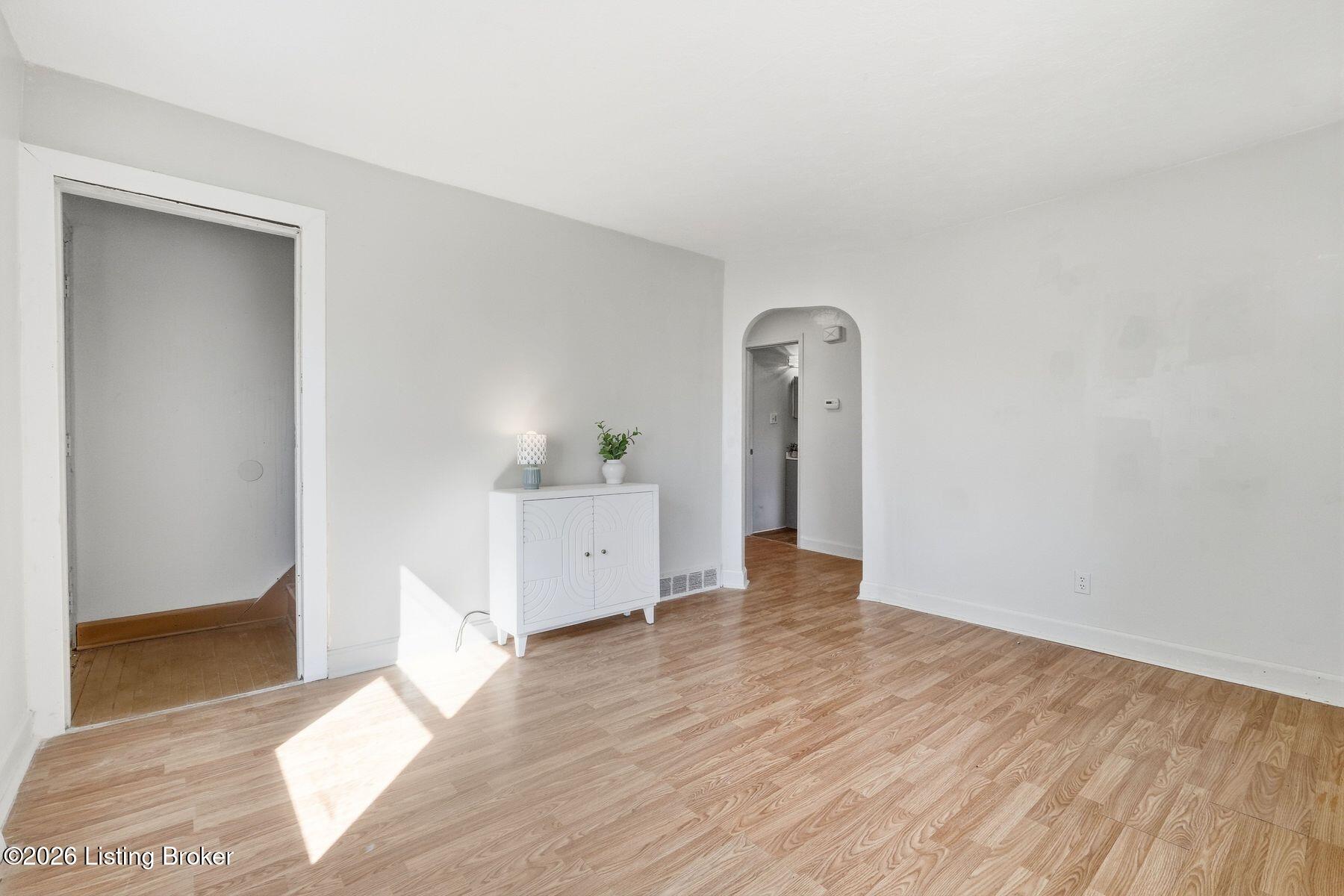 4216 Hazelwood Ave