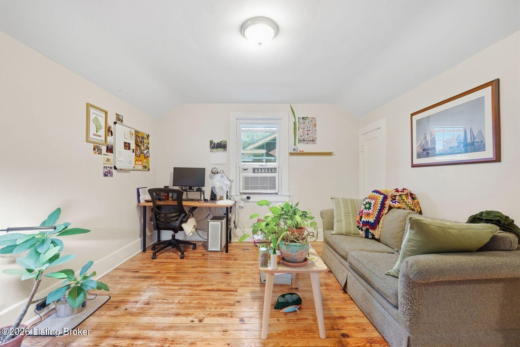 1855 Harvard Dr