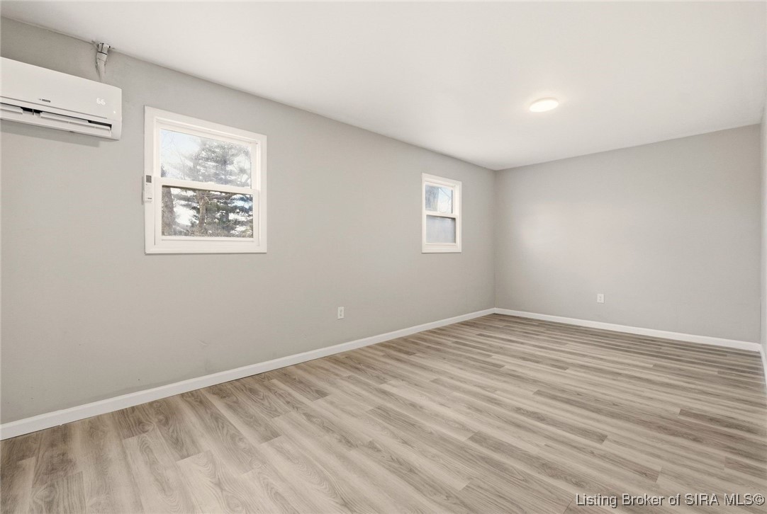12 Hollye Drive SE