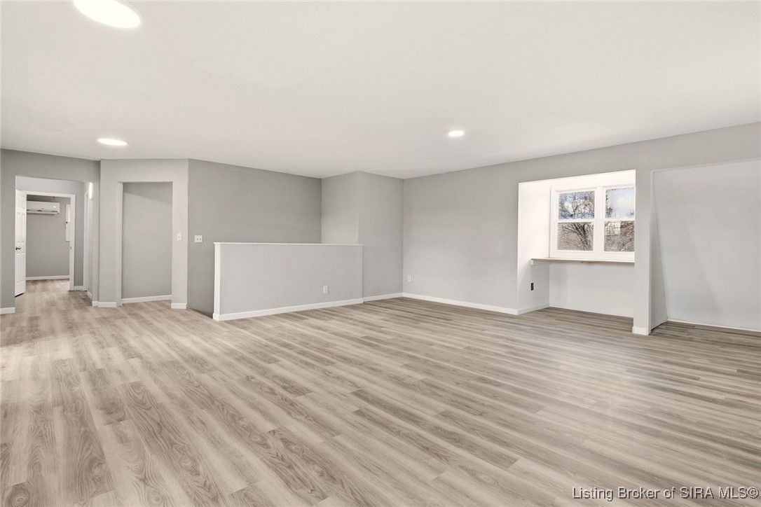 12 Hollye Drive SE
