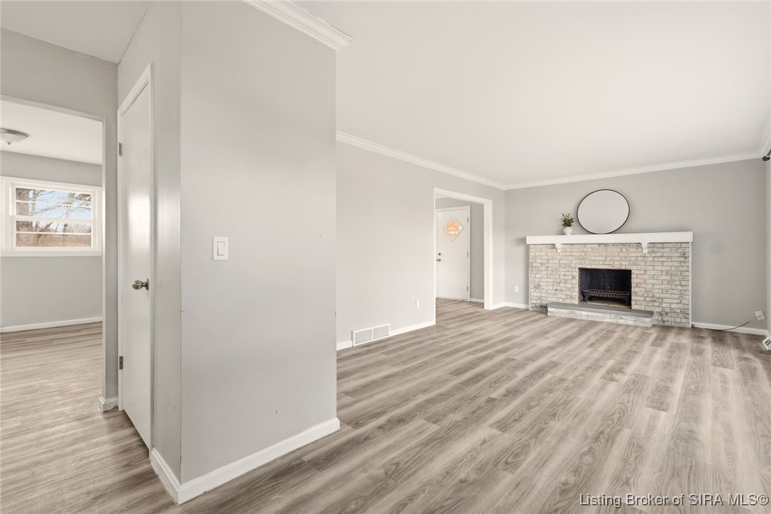 12 Hollye Drive SE