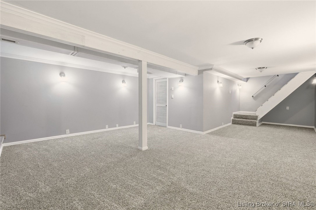 12 Hollye Drive SE