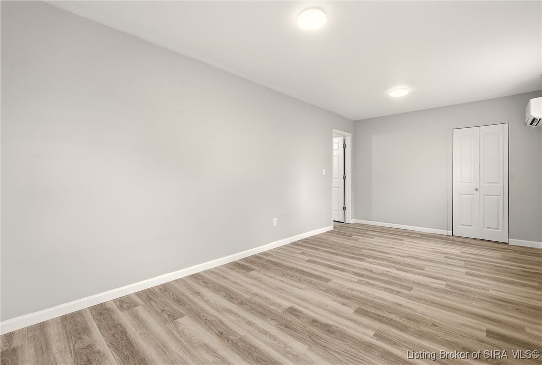 12 Hollye Drive SE