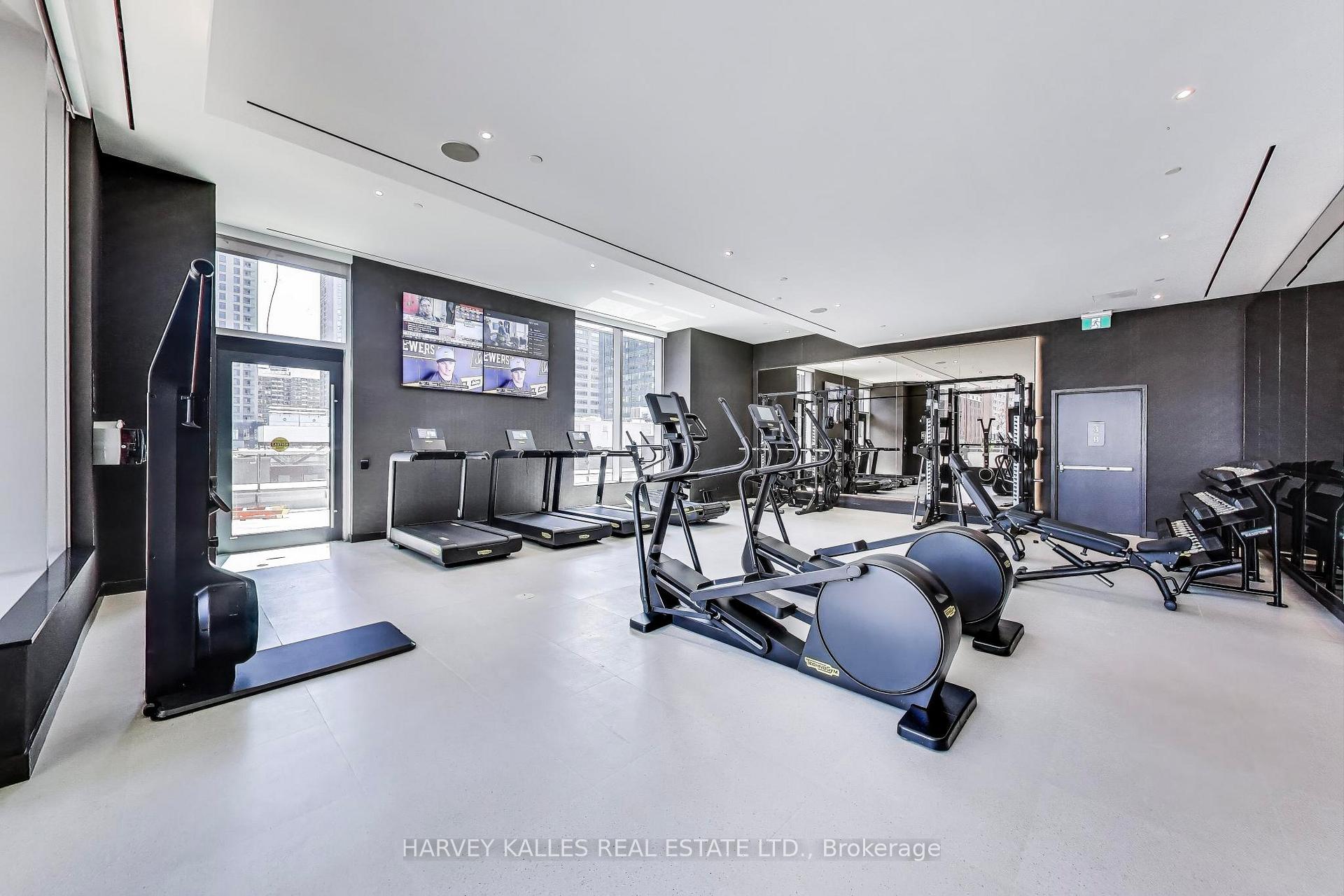 11 Yorkville Avenue 2405