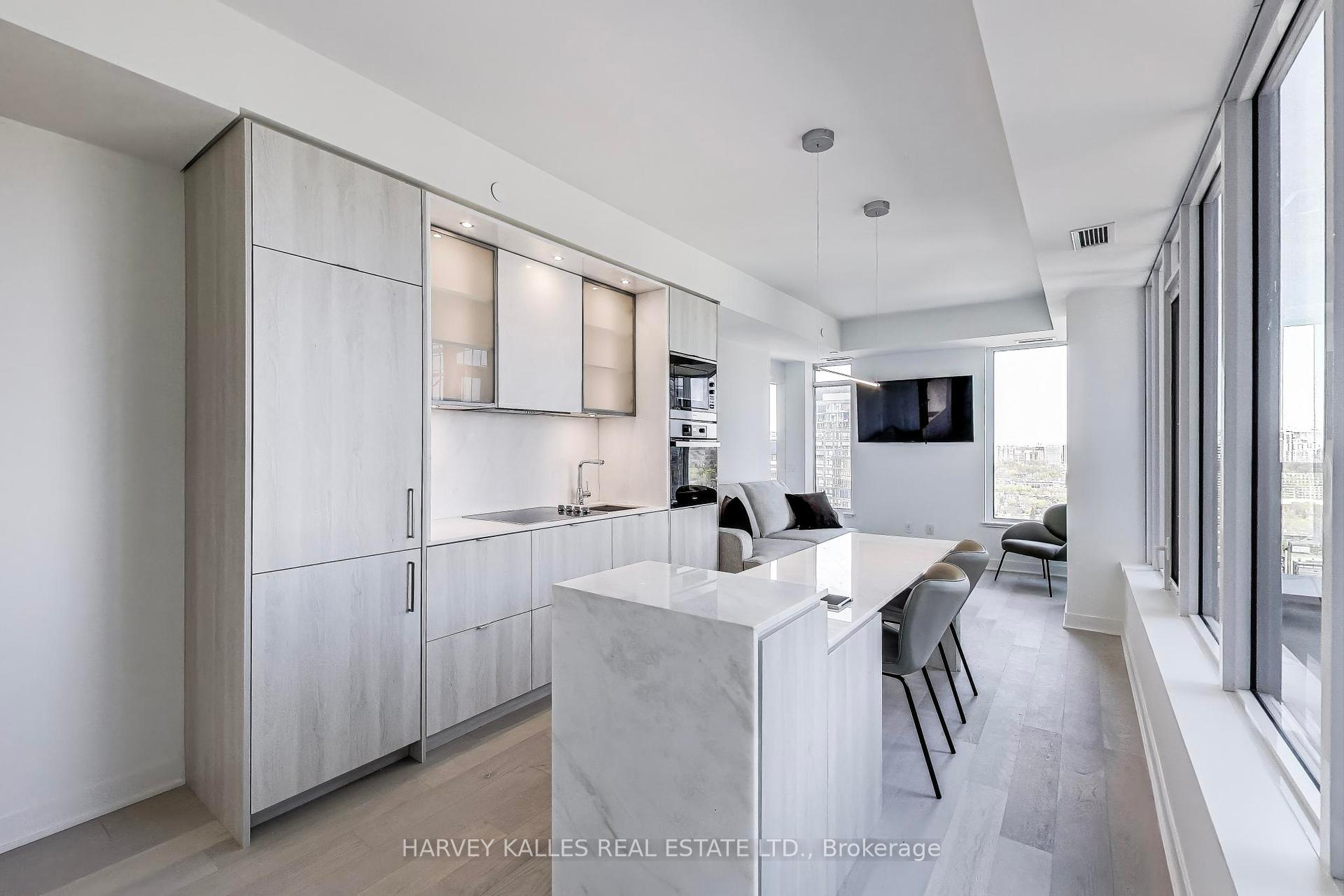 11 Yorkville Avenue 2405