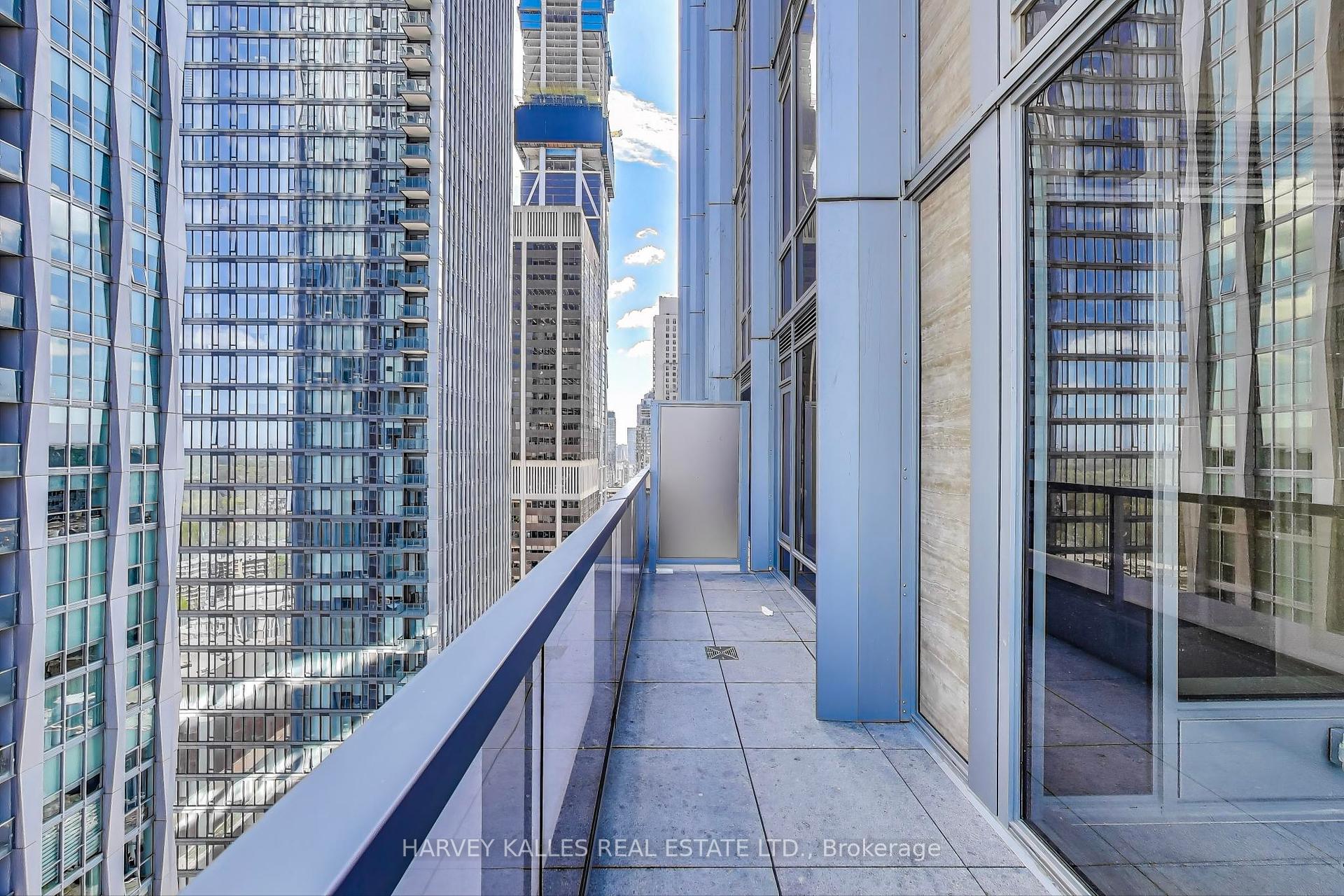 11 Yorkville Avenue 2405