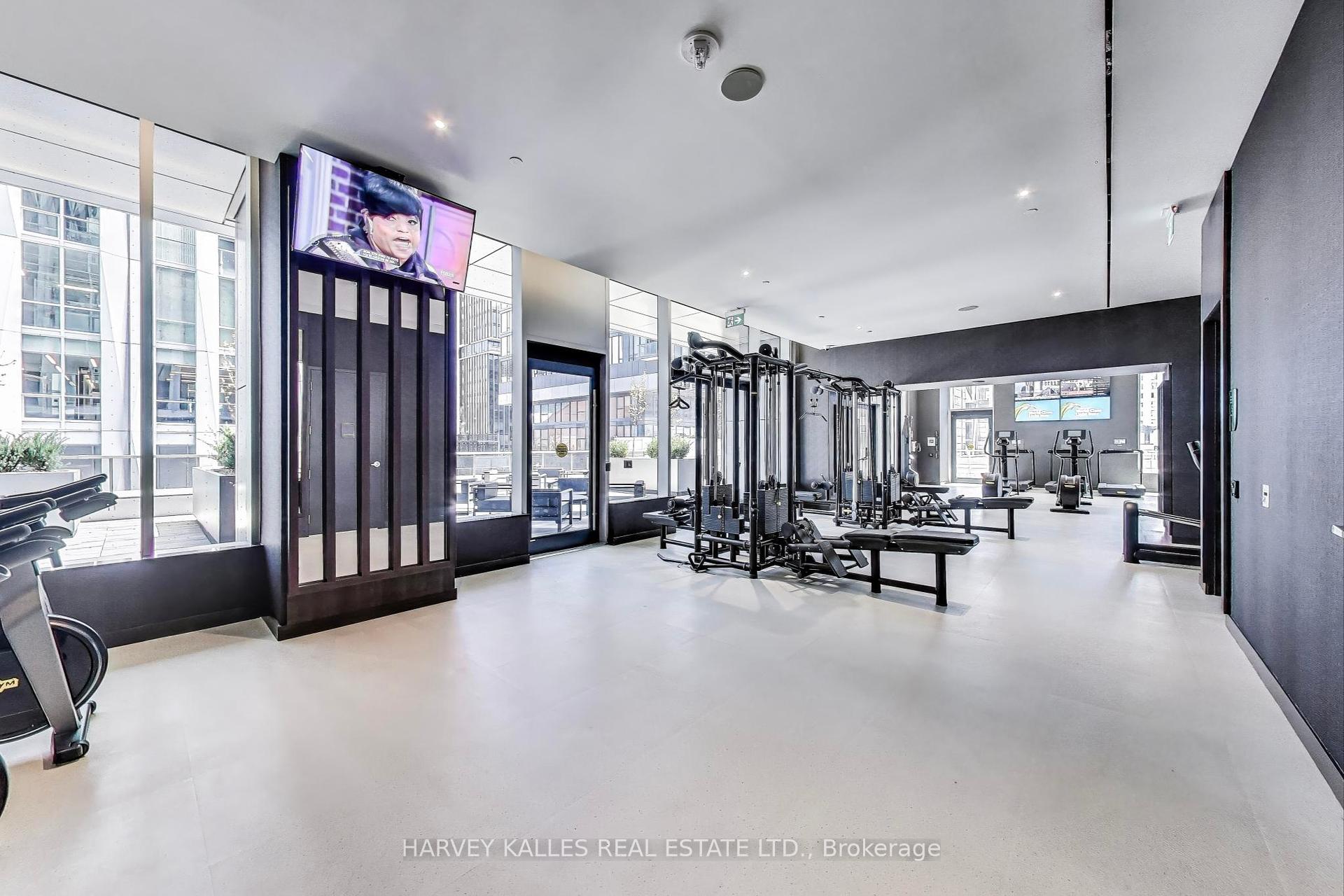 11 Yorkville Avenue 2405