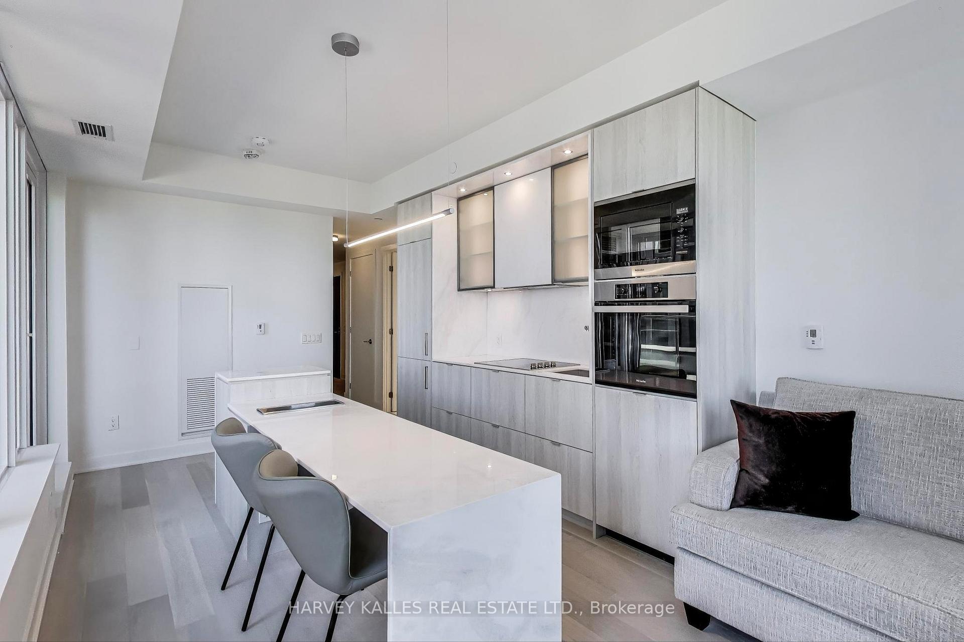 11 Yorkville Avenue 2405