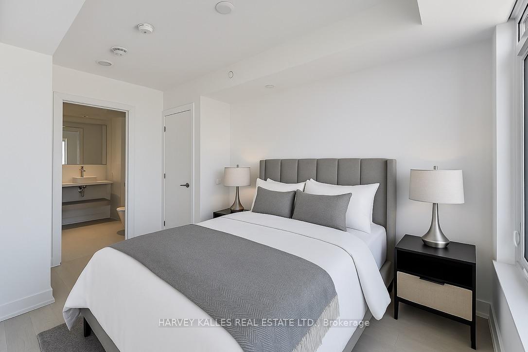 11 Yorkville Avenue 2405