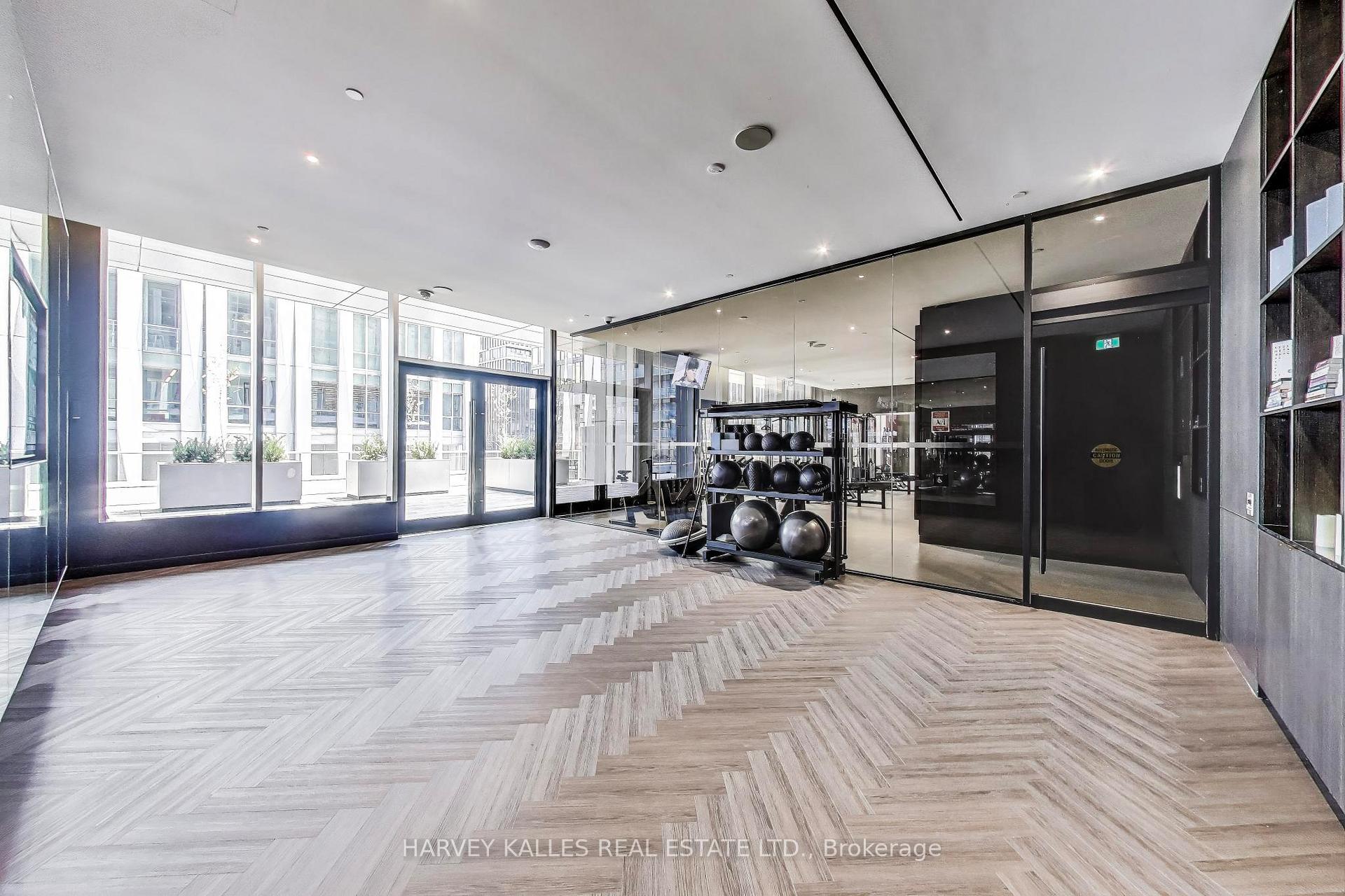 11 Yorkville Avenue 2405