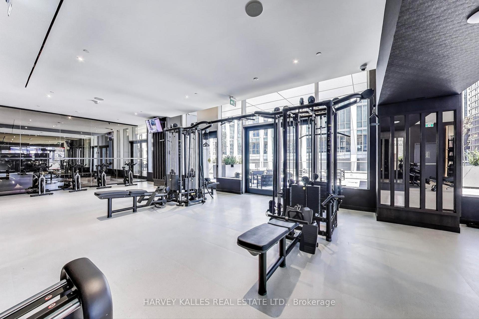 11 Yorkville Avenue 2405
