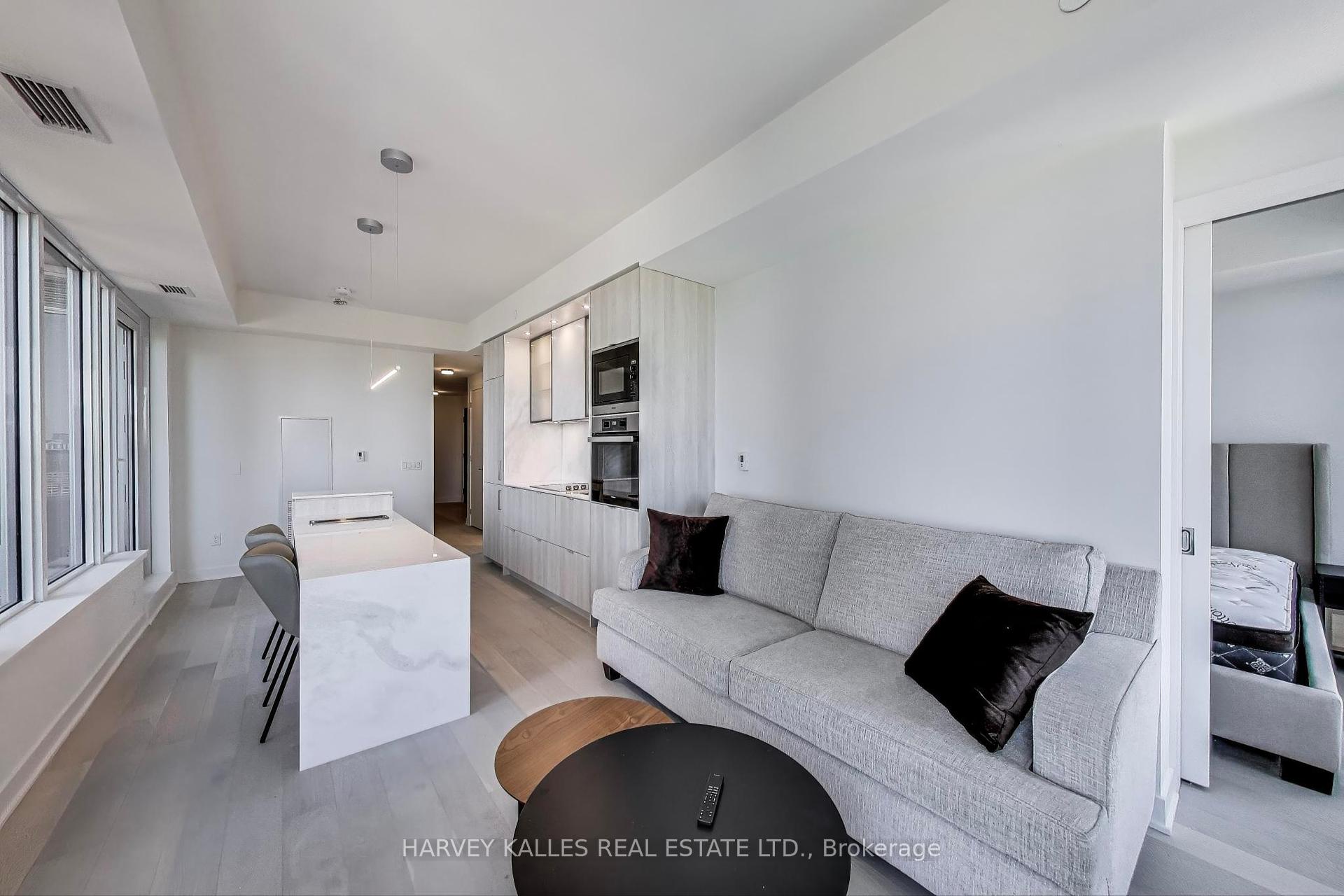 11 Yorkville Avenue 2405