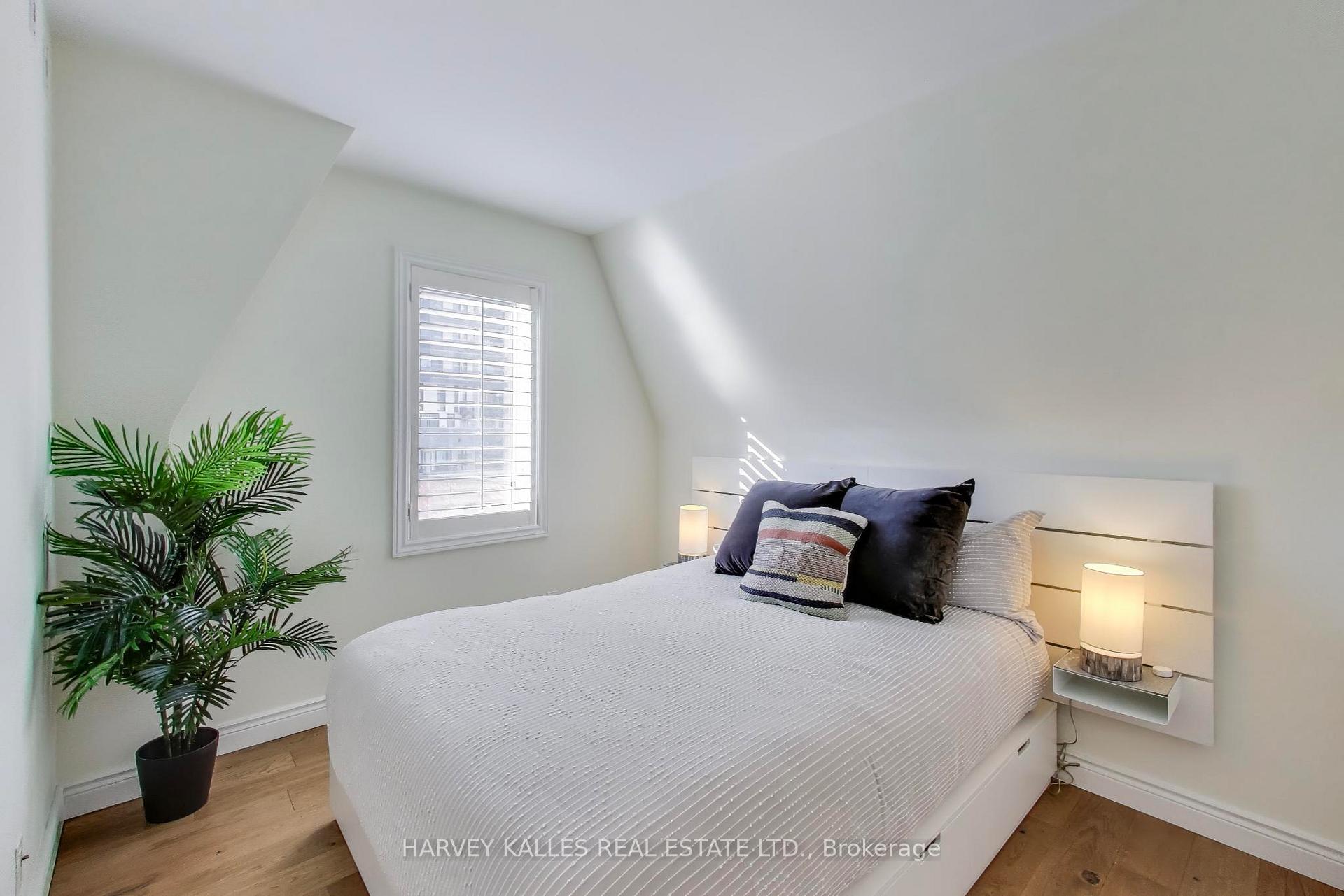 12 Sudbury Street 3404, Toronto C01 Unit: 3404