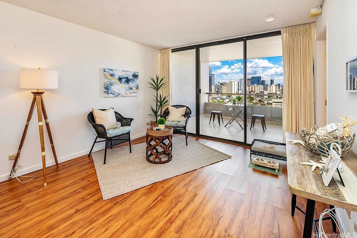 2100 Date Street 1402