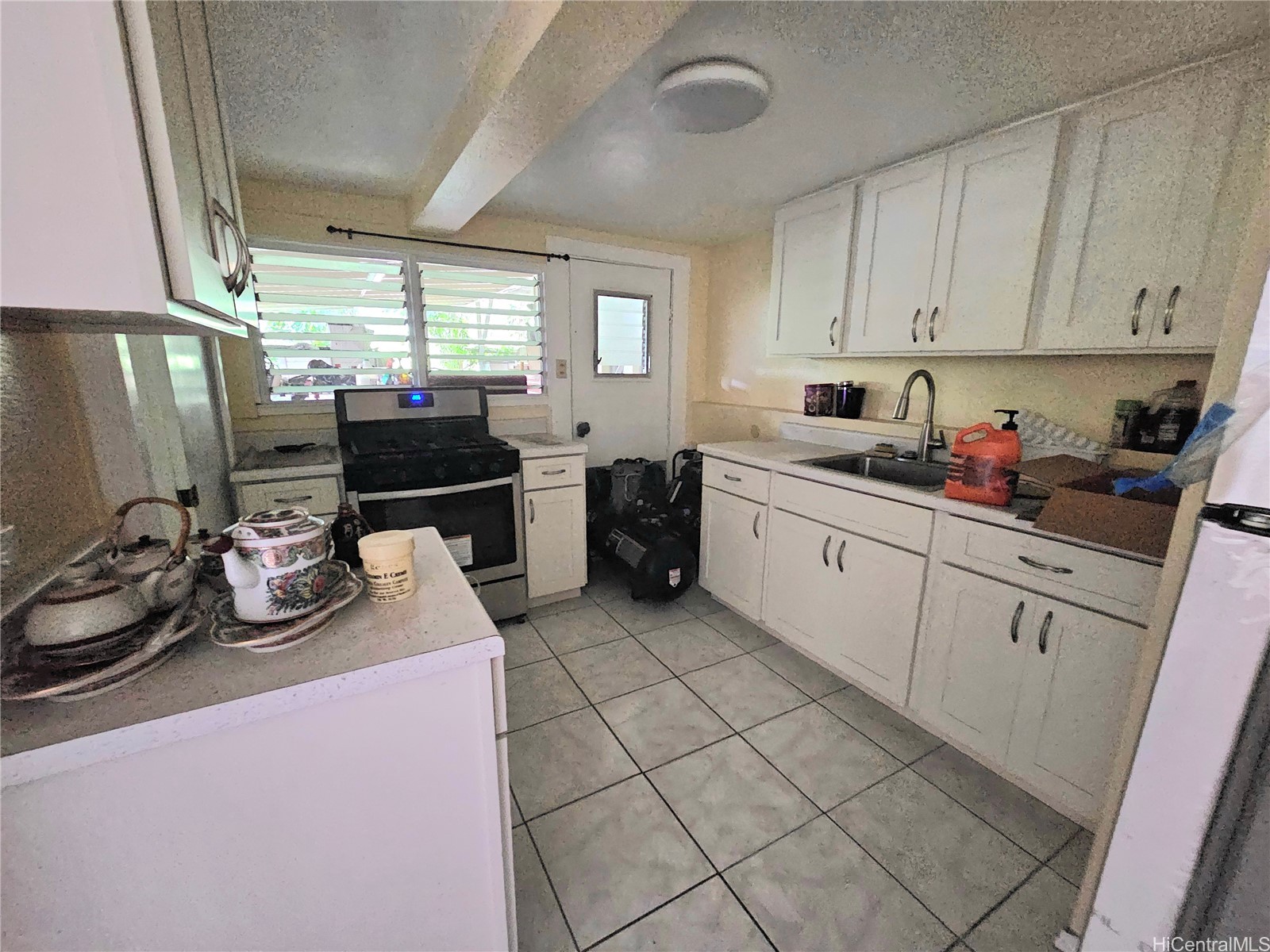 2888 Kalihi Street